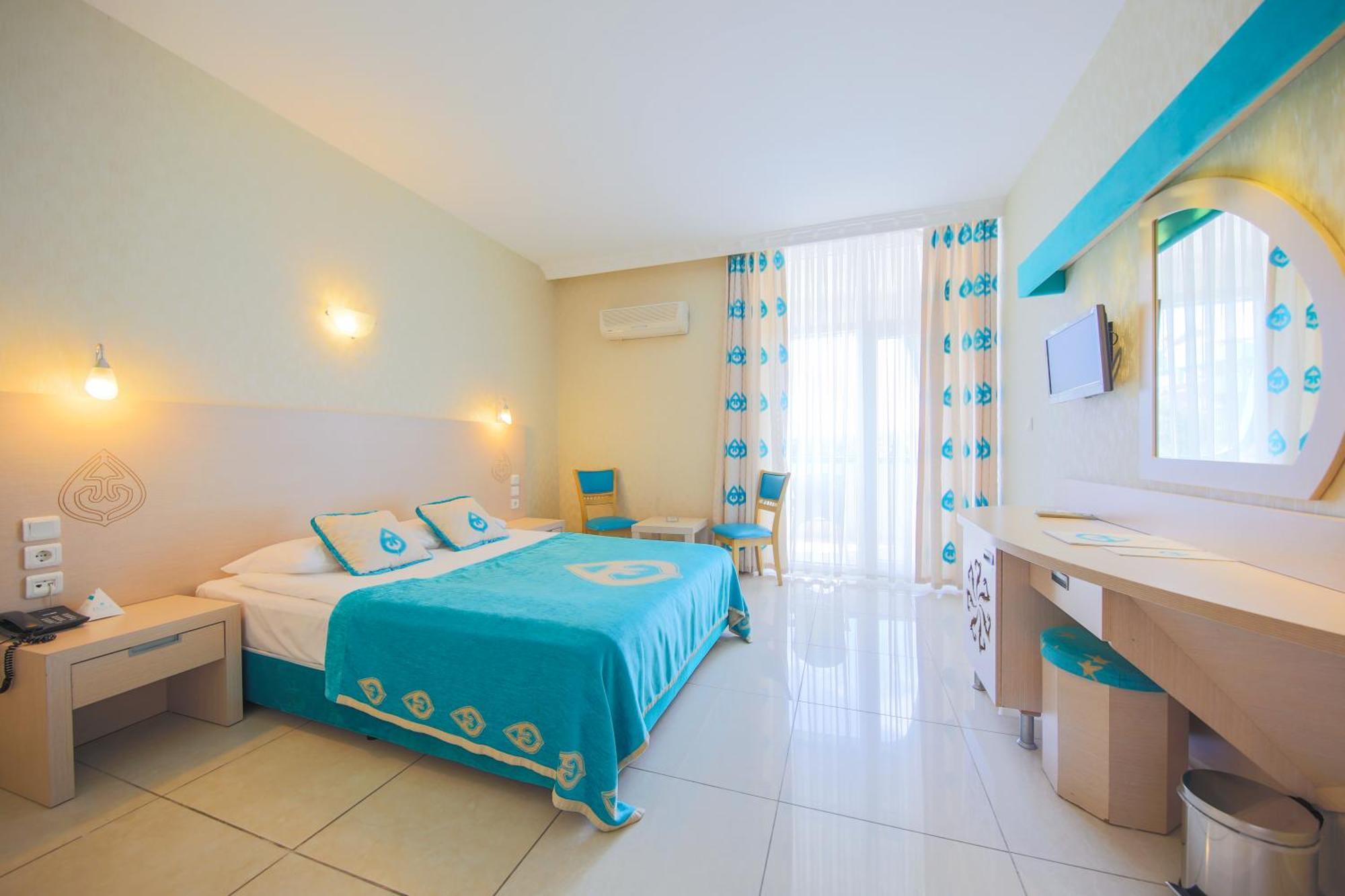 Deluxe Double Room,1588485092:JPEG