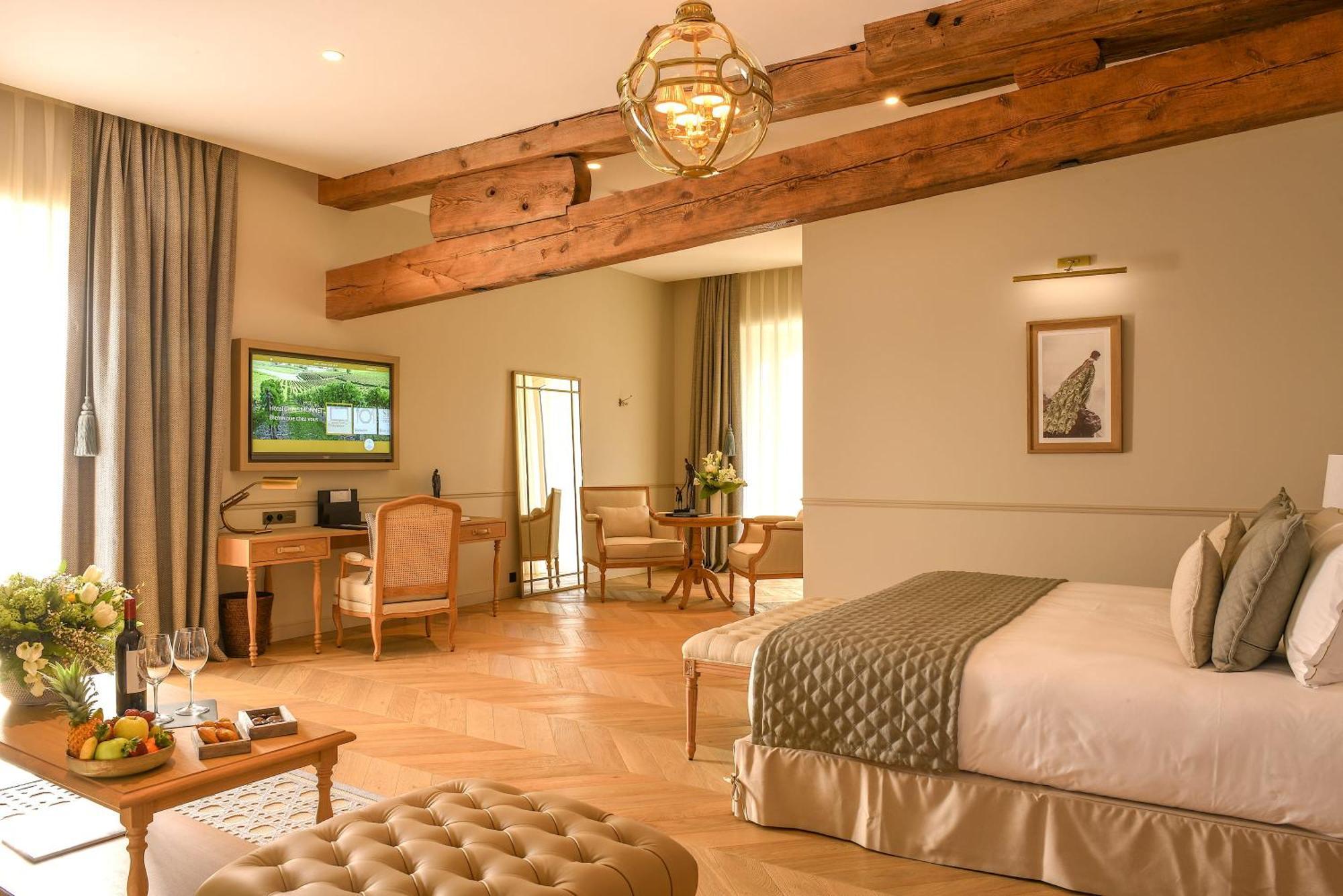 Junior Suite Garden Level or Balcony