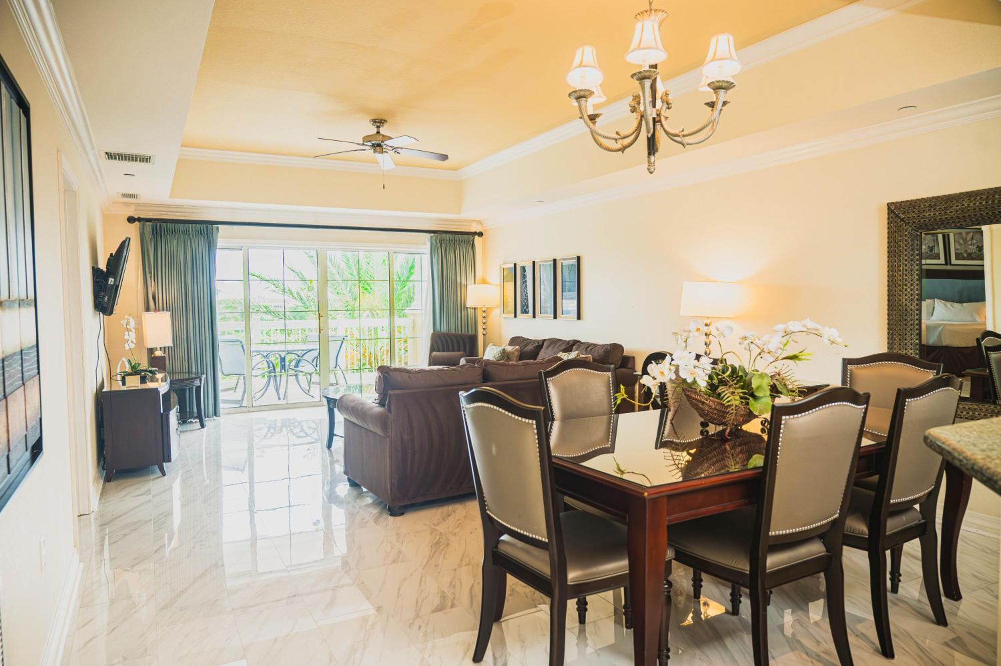 Three-Bedroom Villa 3 Baths Waterpark Access