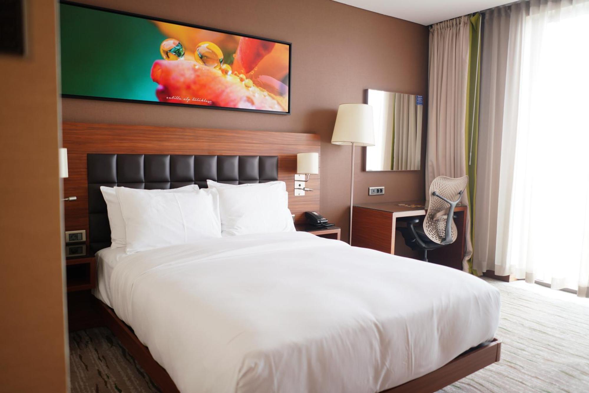 Queen Room Mobility Access Black Sea View