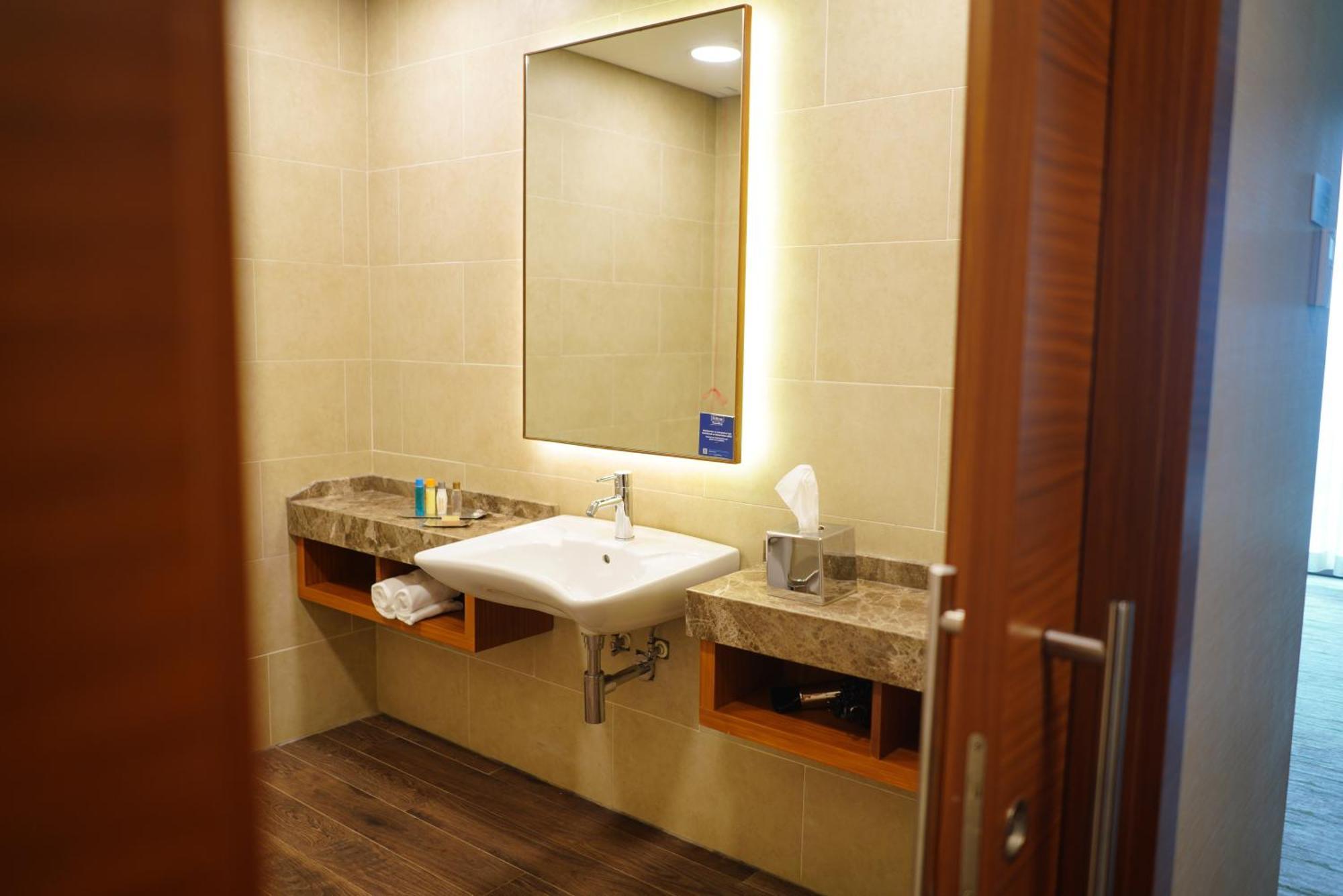 Queen Room Mobility Access Black Sea View
