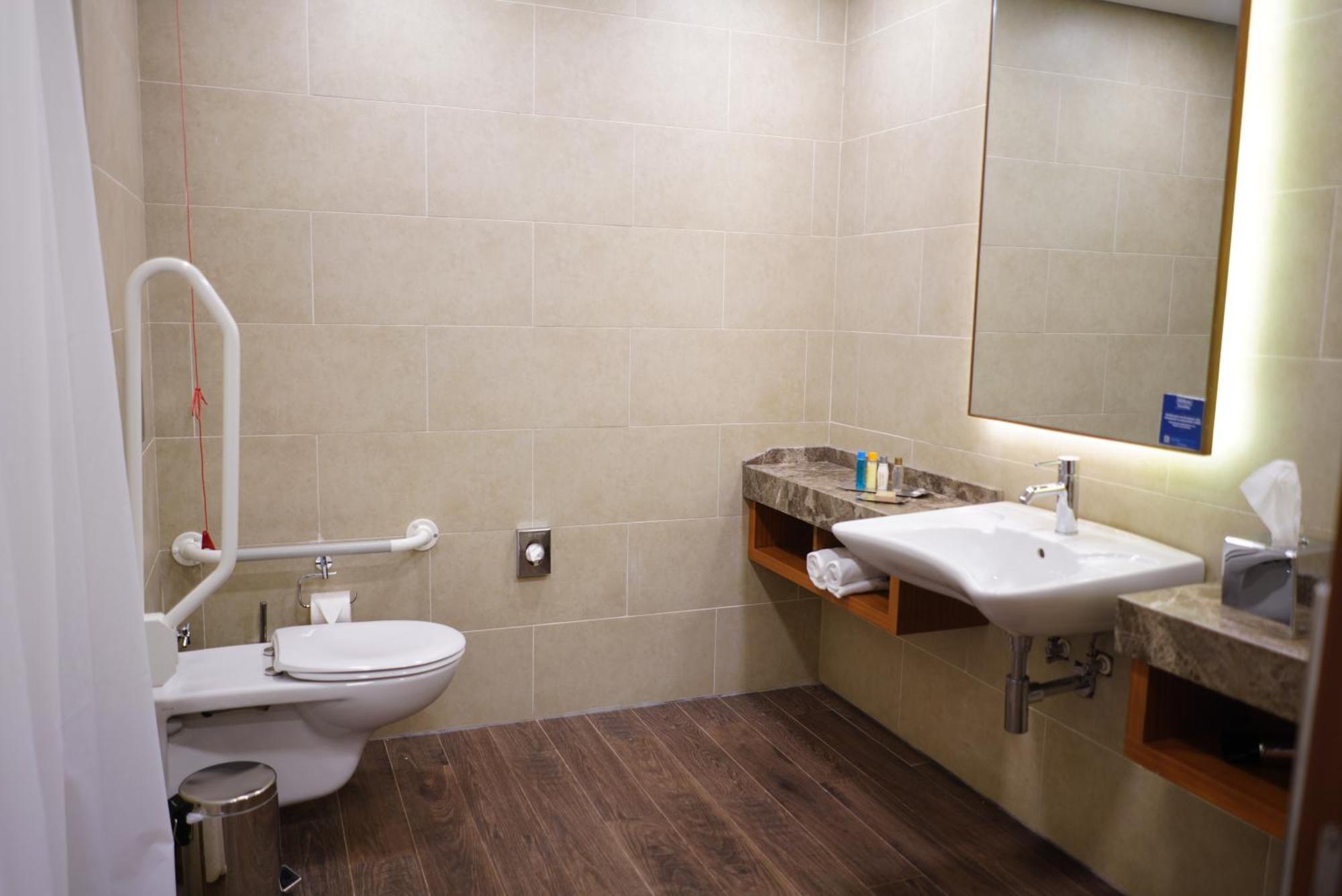Queen Room Mobility Access Black Sea View