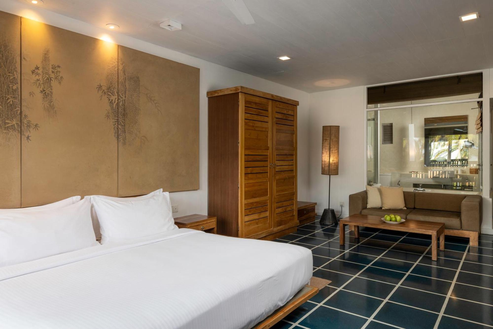 Deluxe Double Room Sea View at Center Point Black Coral & at Seaside Social restaurants