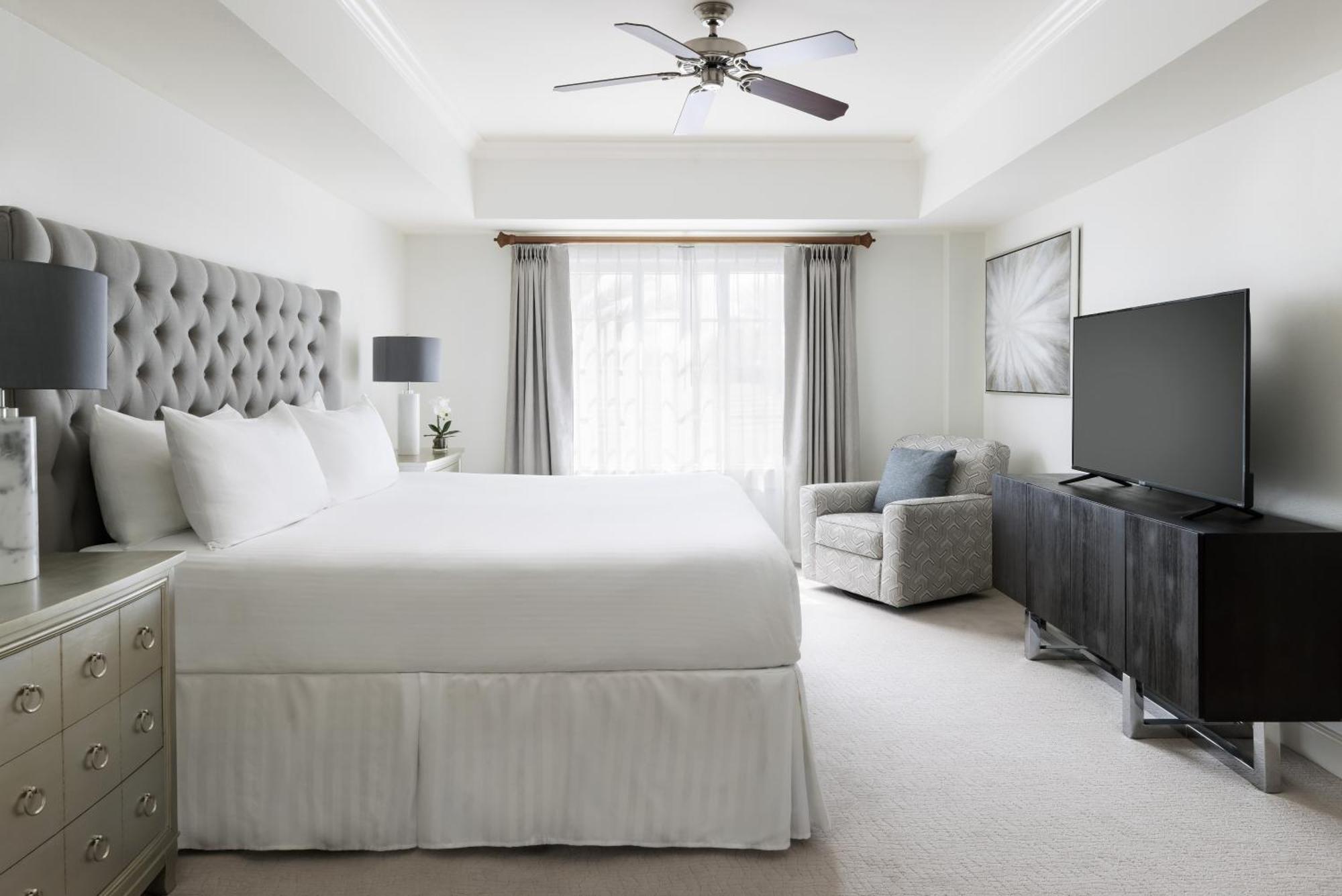 Two-Bedroom Suite - Main Tower/Waterpark Access,1547337862:JPEG