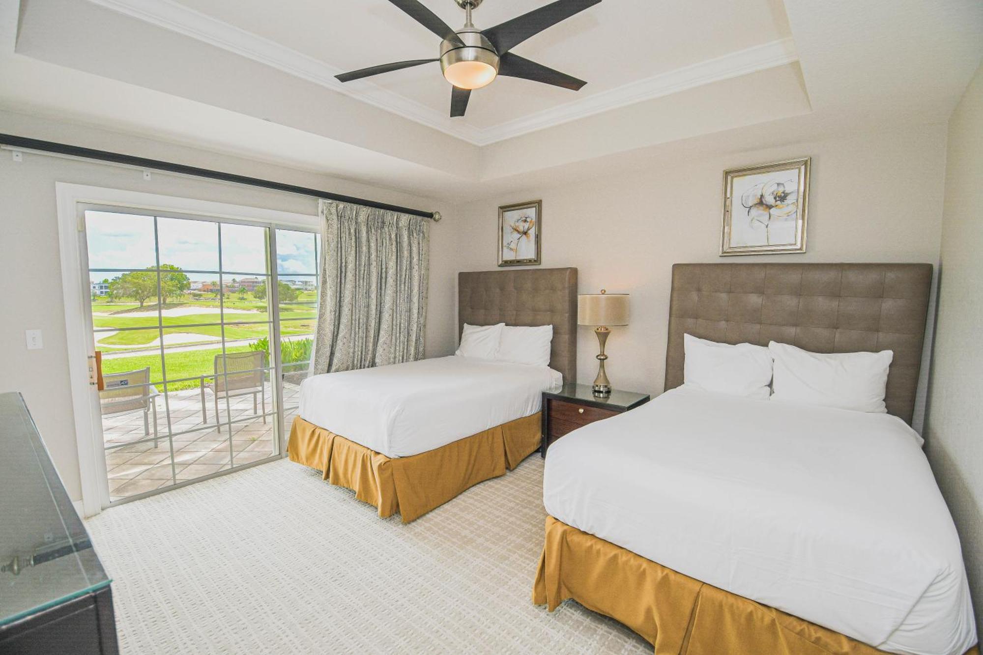 Three-Bedroom Villa 2 Baths Waterpark Access
