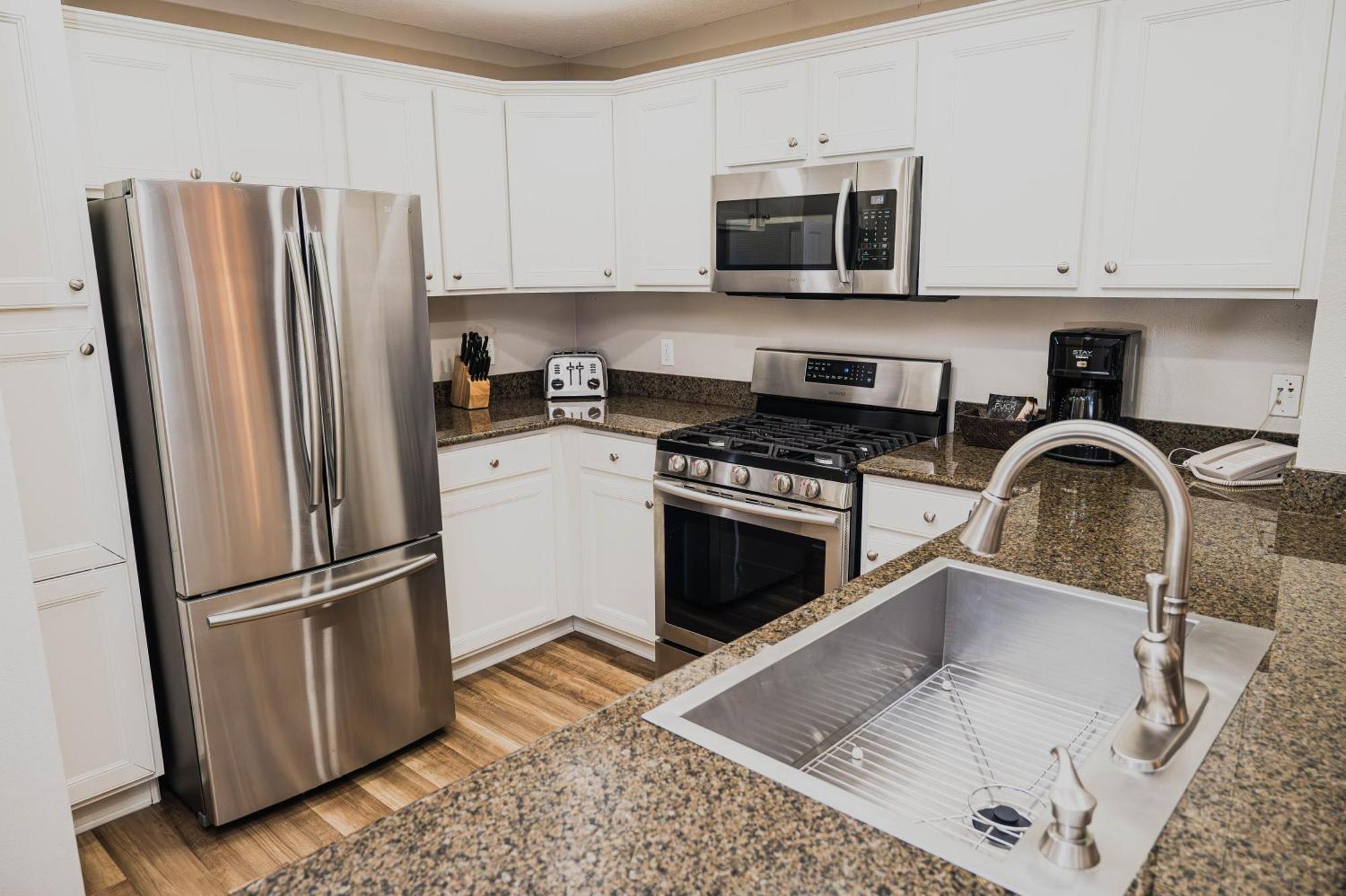 Three-Bedroom Villa 2 Baths Waterpark Access