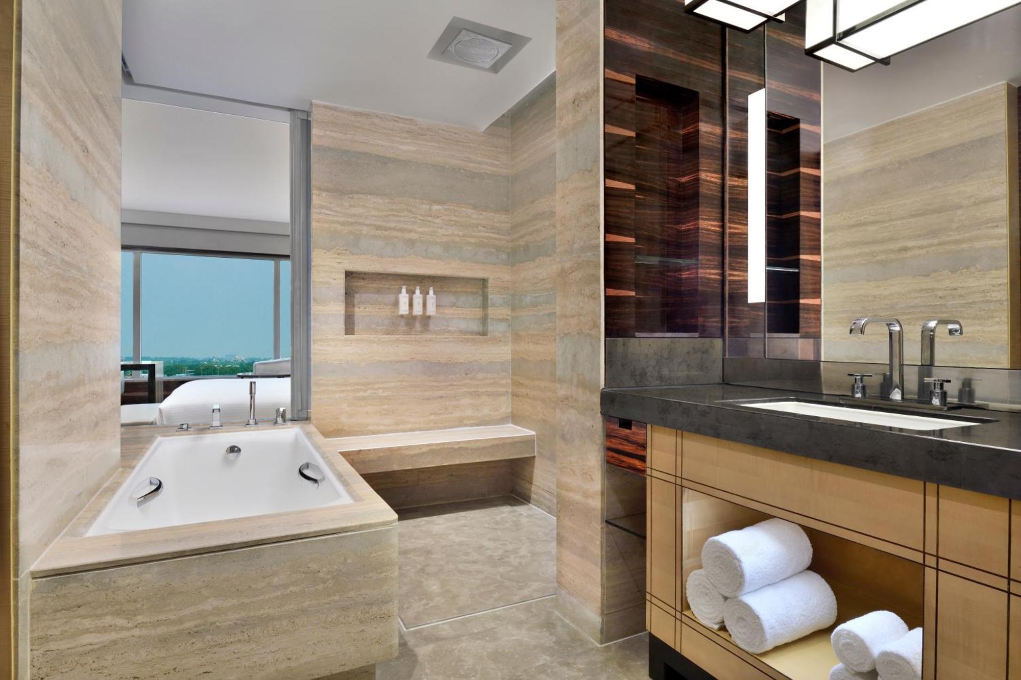 Deluxe Guest room 1 King