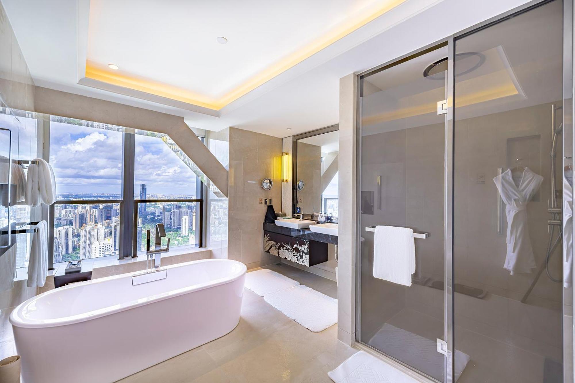 Executive King Room - Lounge Access