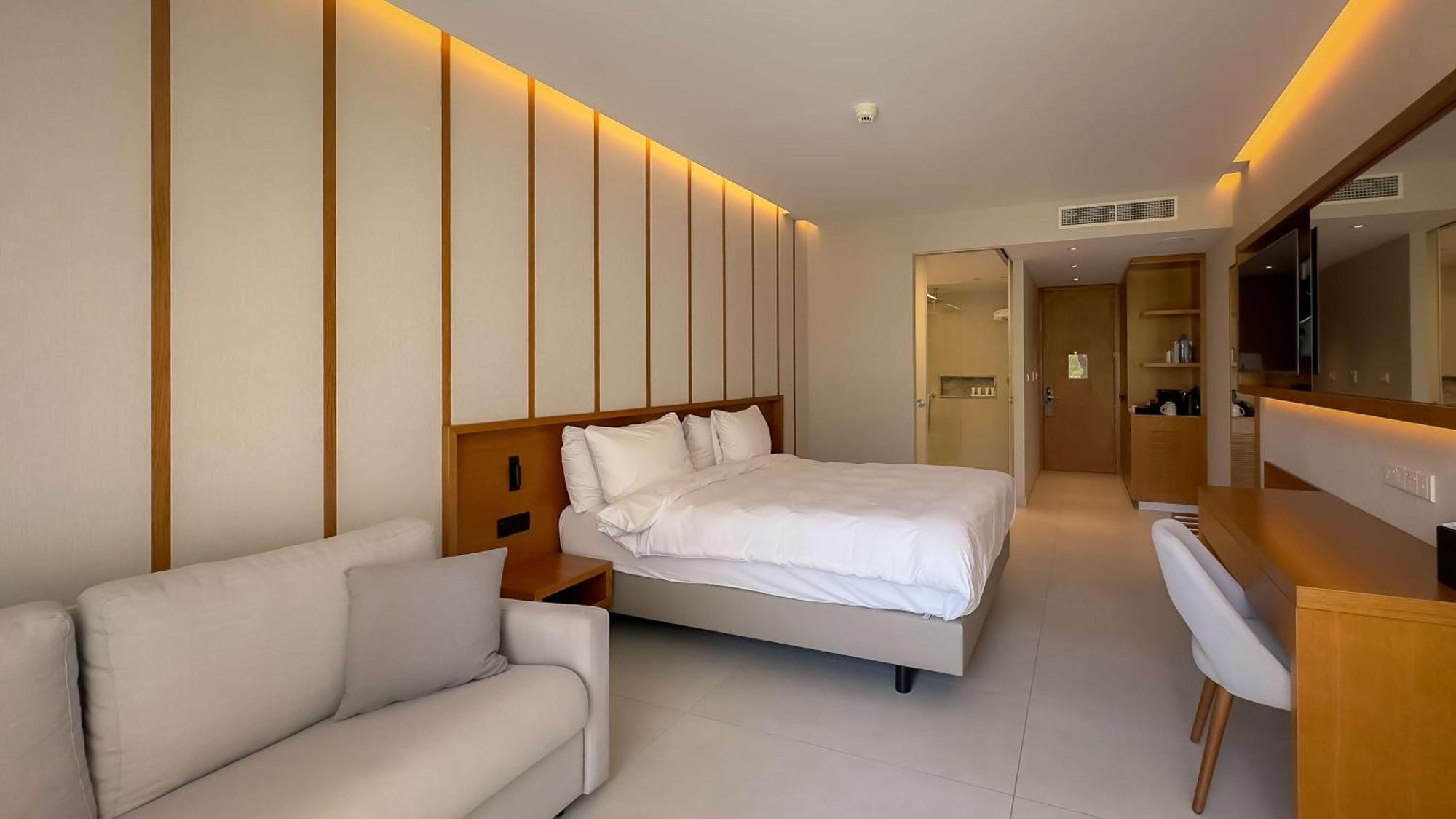 Garden Room with Balcony and Pool View,1284815359:JPEG