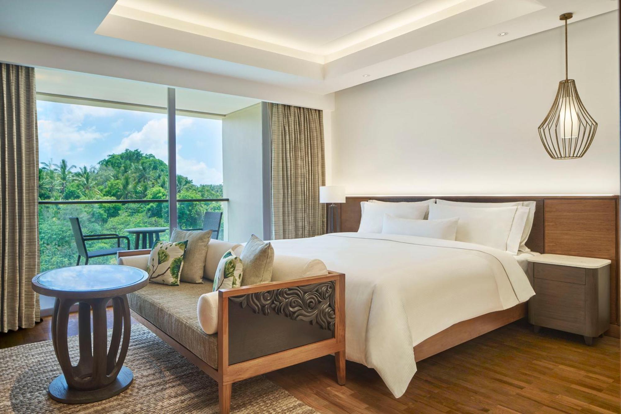 Deluxe Guest Room, 1 King Bed, Garden View, and Balcony with FREE Access to the Farm, FREE Family Activities, Daily Yoga, Daily Aquacise, and 24-Hour Access to the Westin WORKOUT®️ Fitness Studio.,1634467244:JPEG