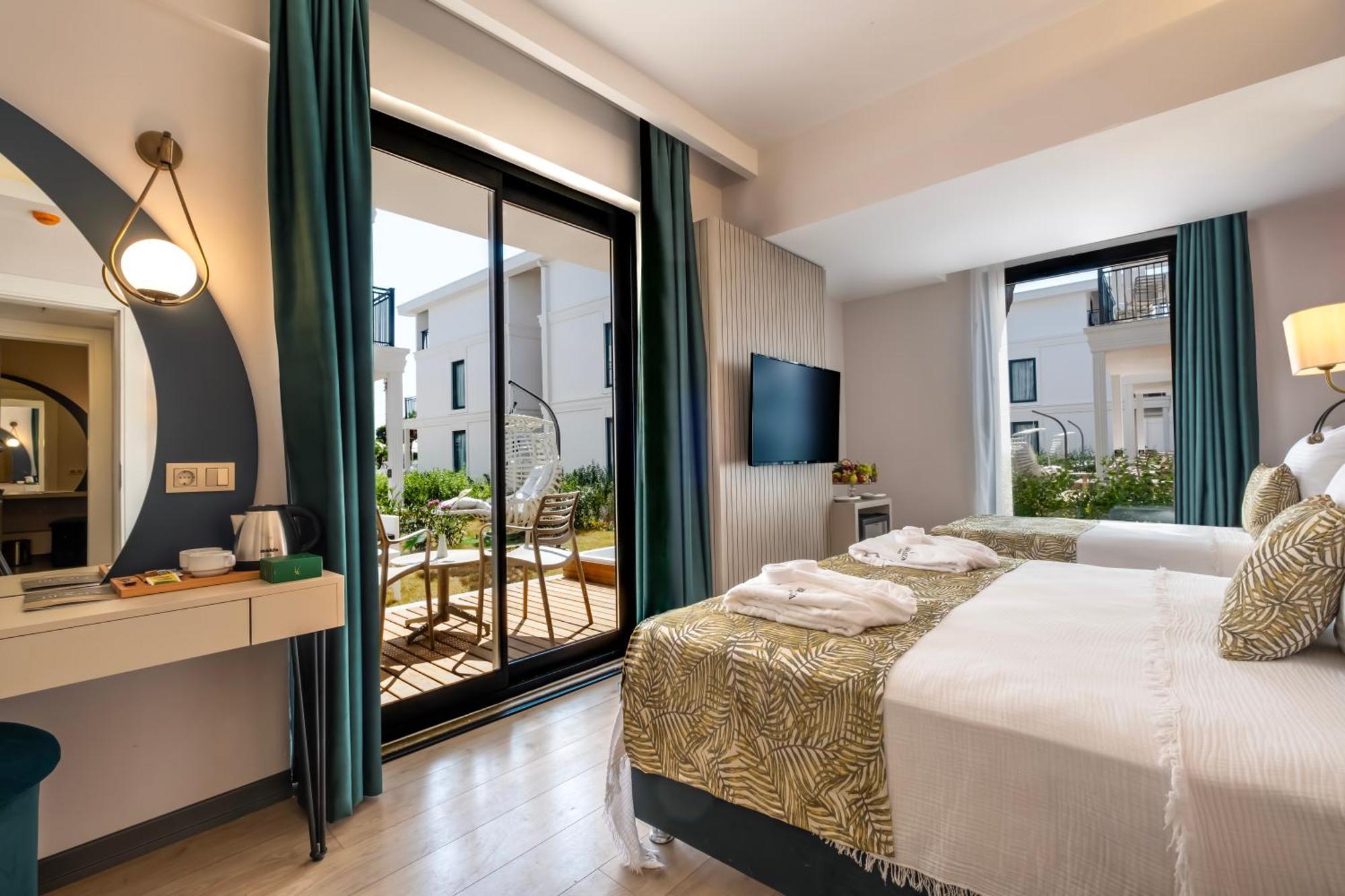Deluxe Double or Twin Room Spa Bath,1481158142:JPEG