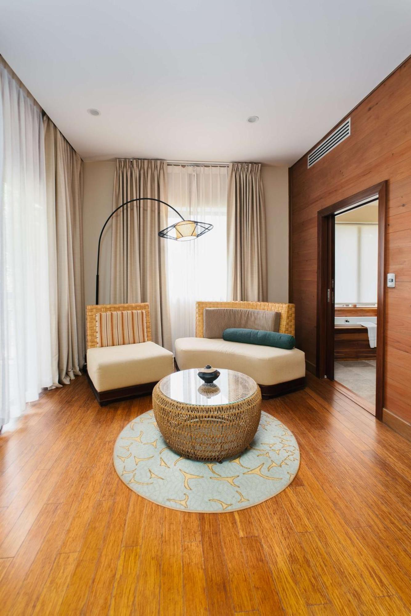 Junior Suite with King Bed