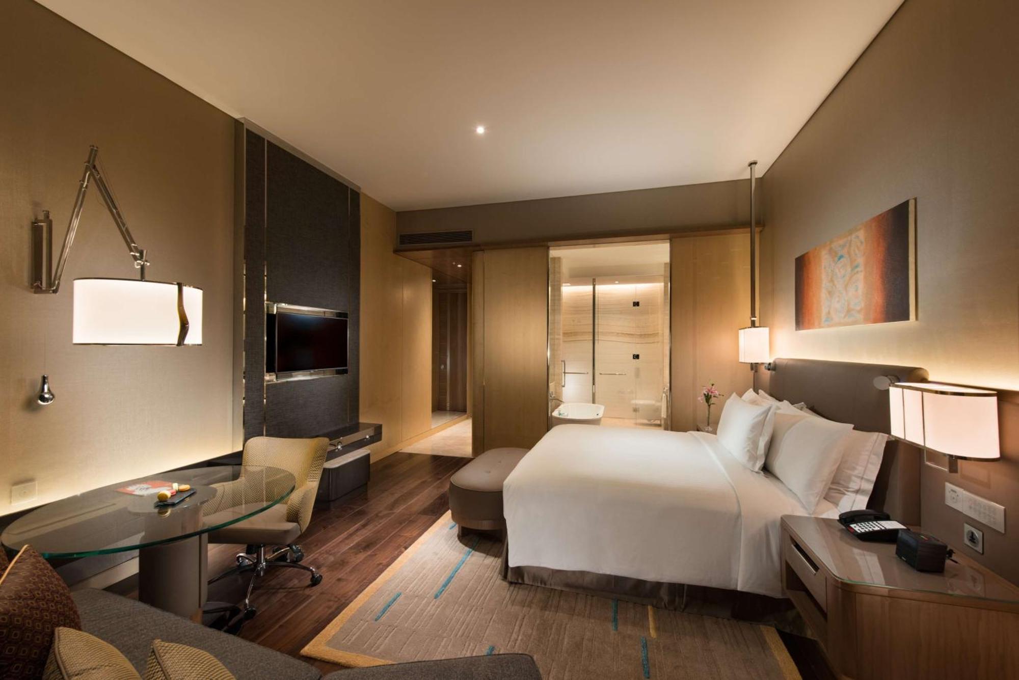 Premier King Room,1548827434:JPEG