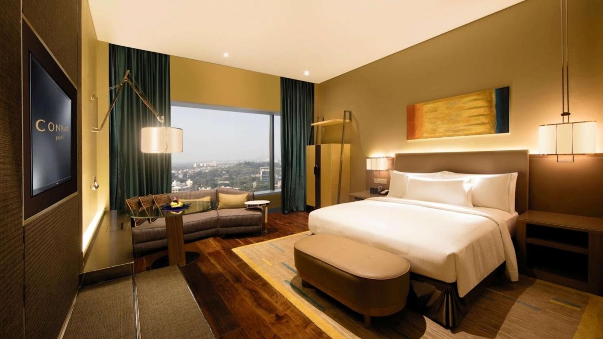 Executive King Room with Executive Lounge Access,1548827566:JPEG