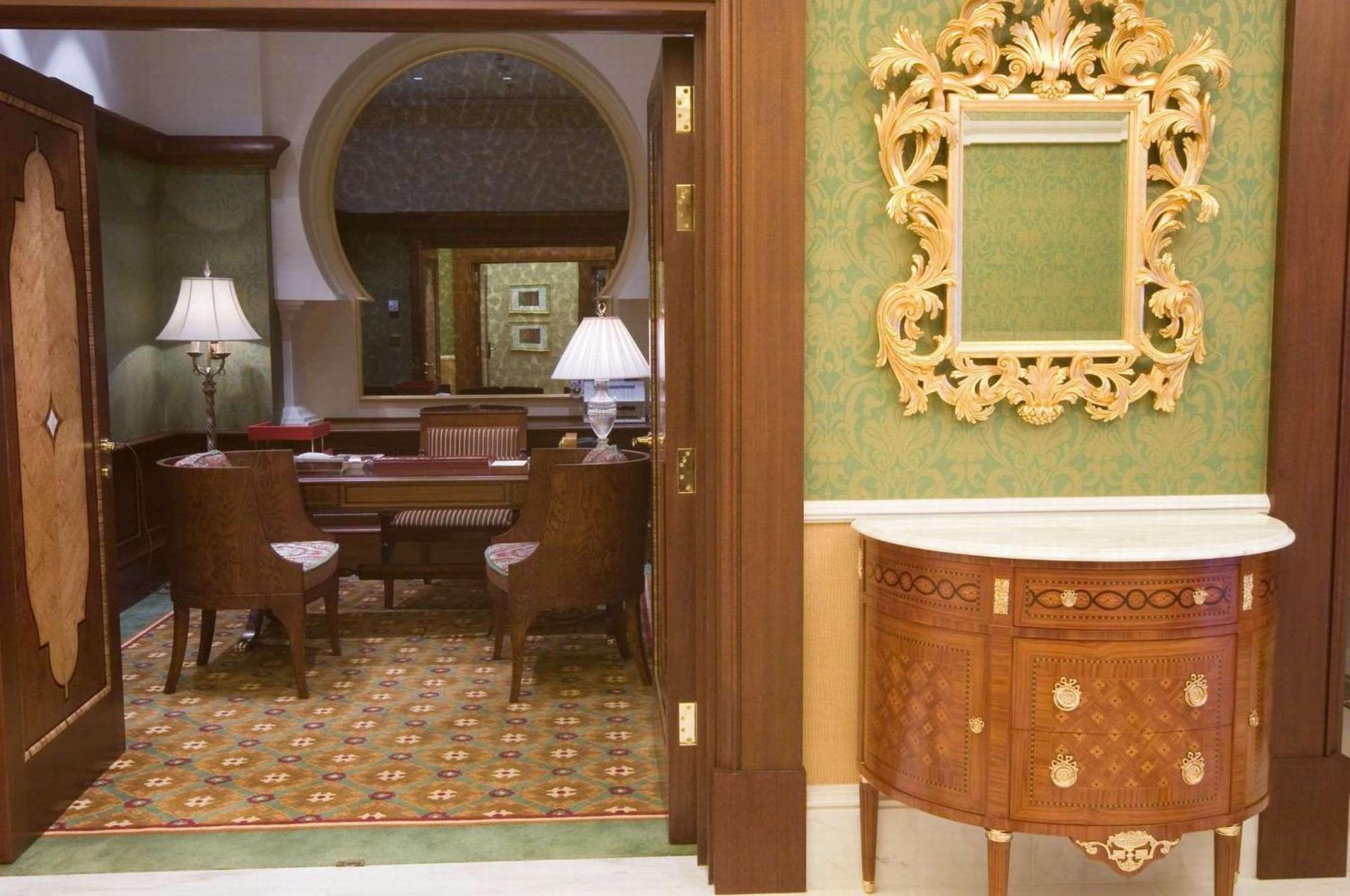 Royal Suite,1548851716:JPEG