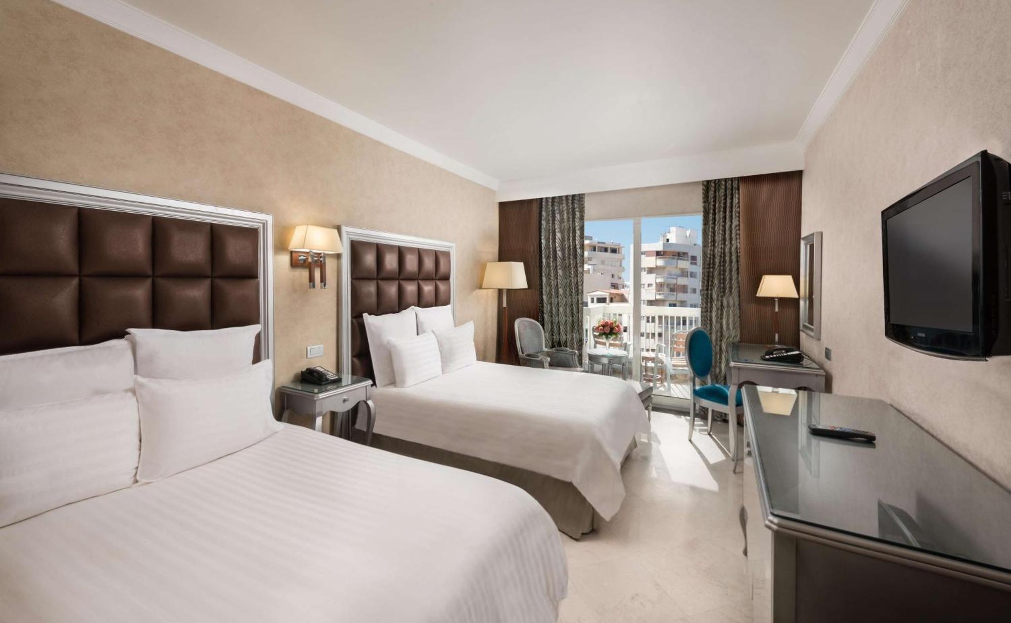 Twin Room with City View