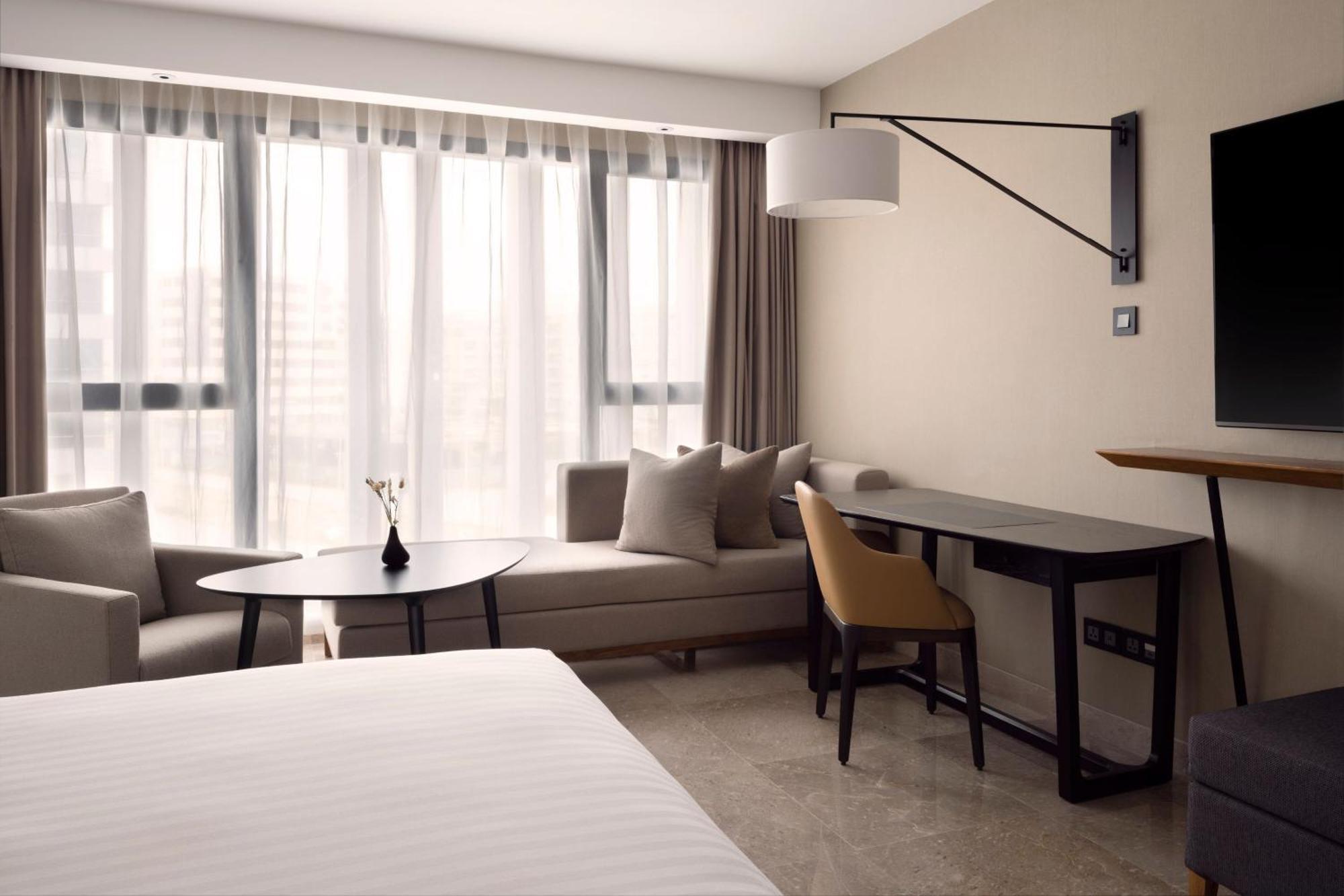 Junior King Suite