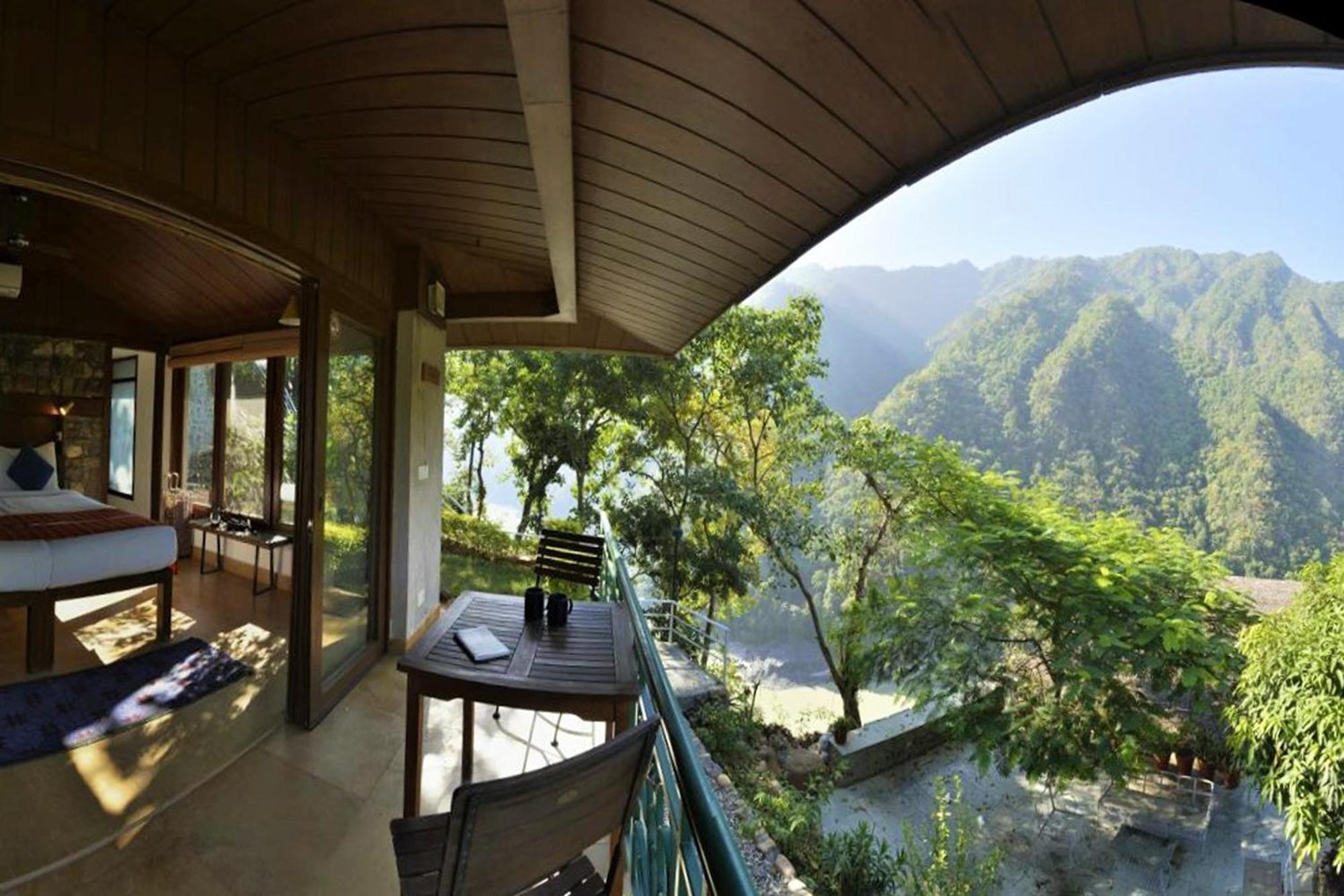 Independent Cottage Pvt Patio Morning & evening tea cookiesWelcome drink upon arrival One complimentary hike amidst nature One yoga session on food beverage