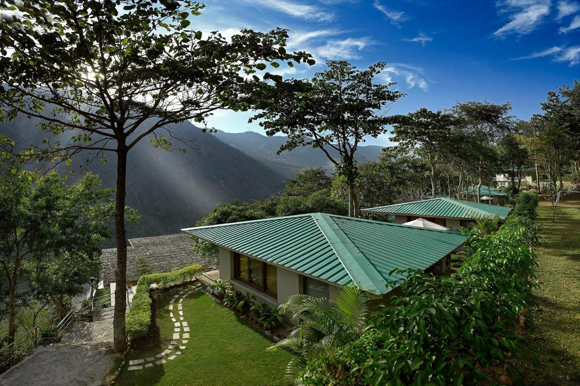 Independent Cottage Pvt Patio Morning & evening tea cookiesWelcome drink upon arrival One complimentary hike amidst nature One yoga session on food beverage