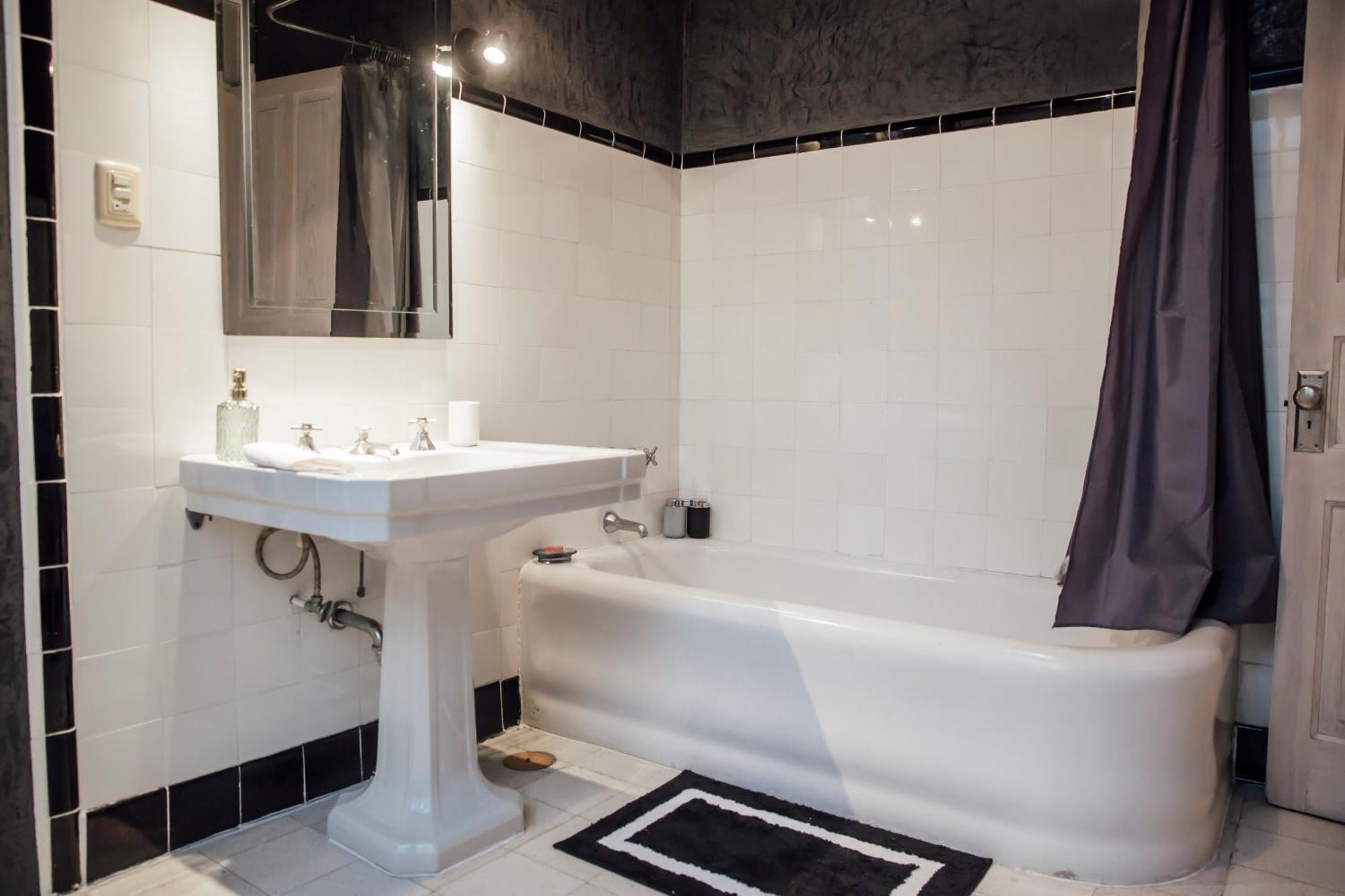 Double Room Private Bathroom