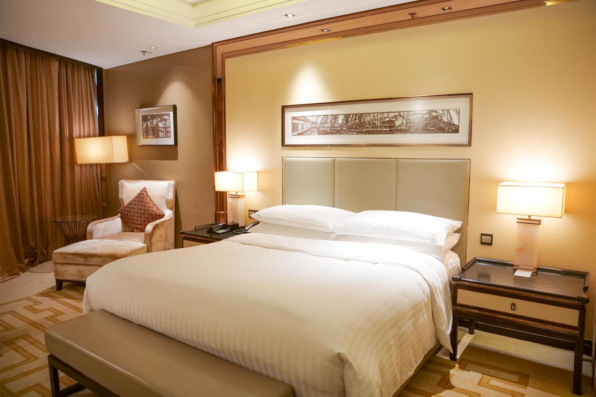 Deluxe Room Guest room 1 King