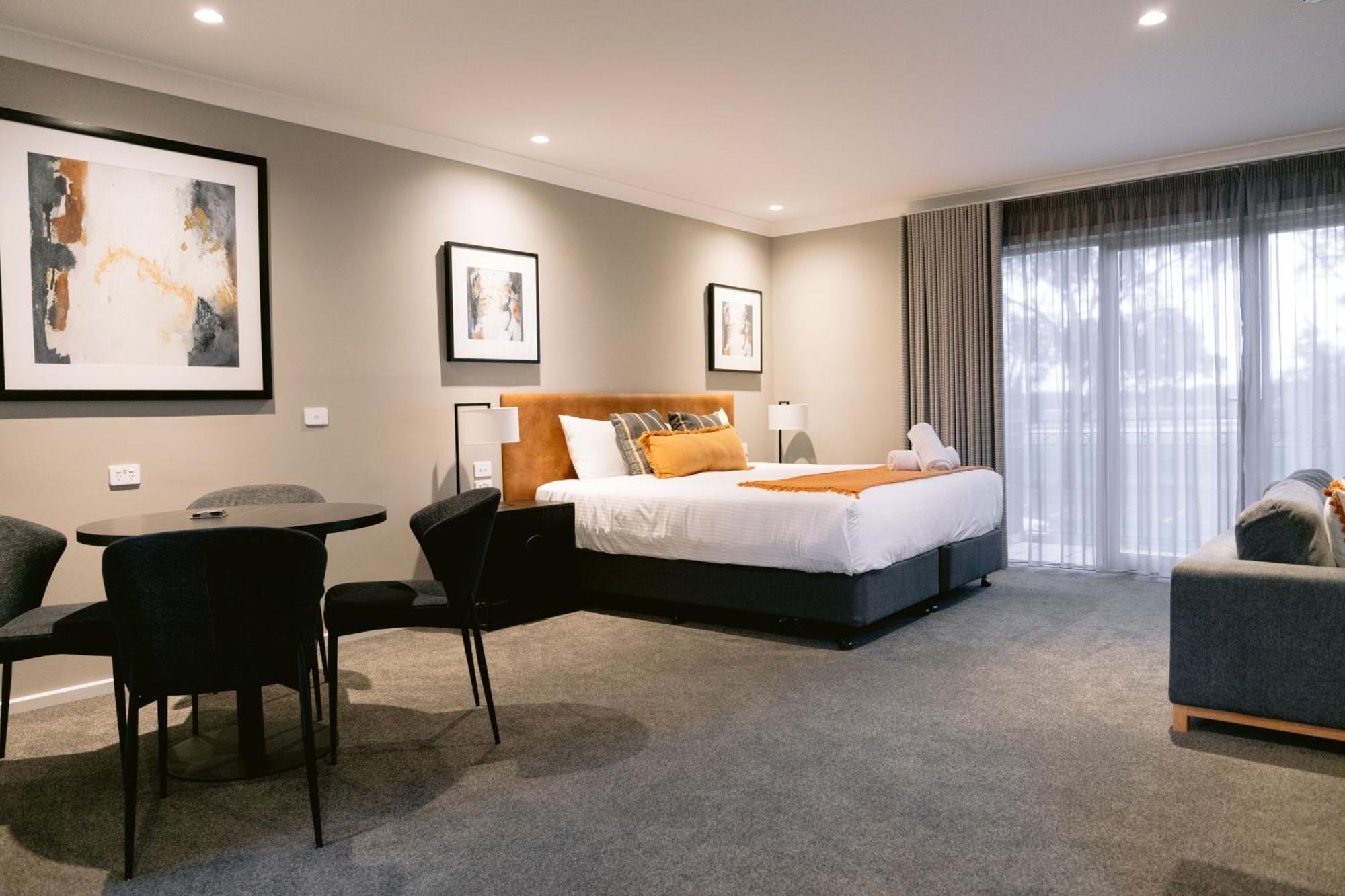 Luxury Suite Spa Bath