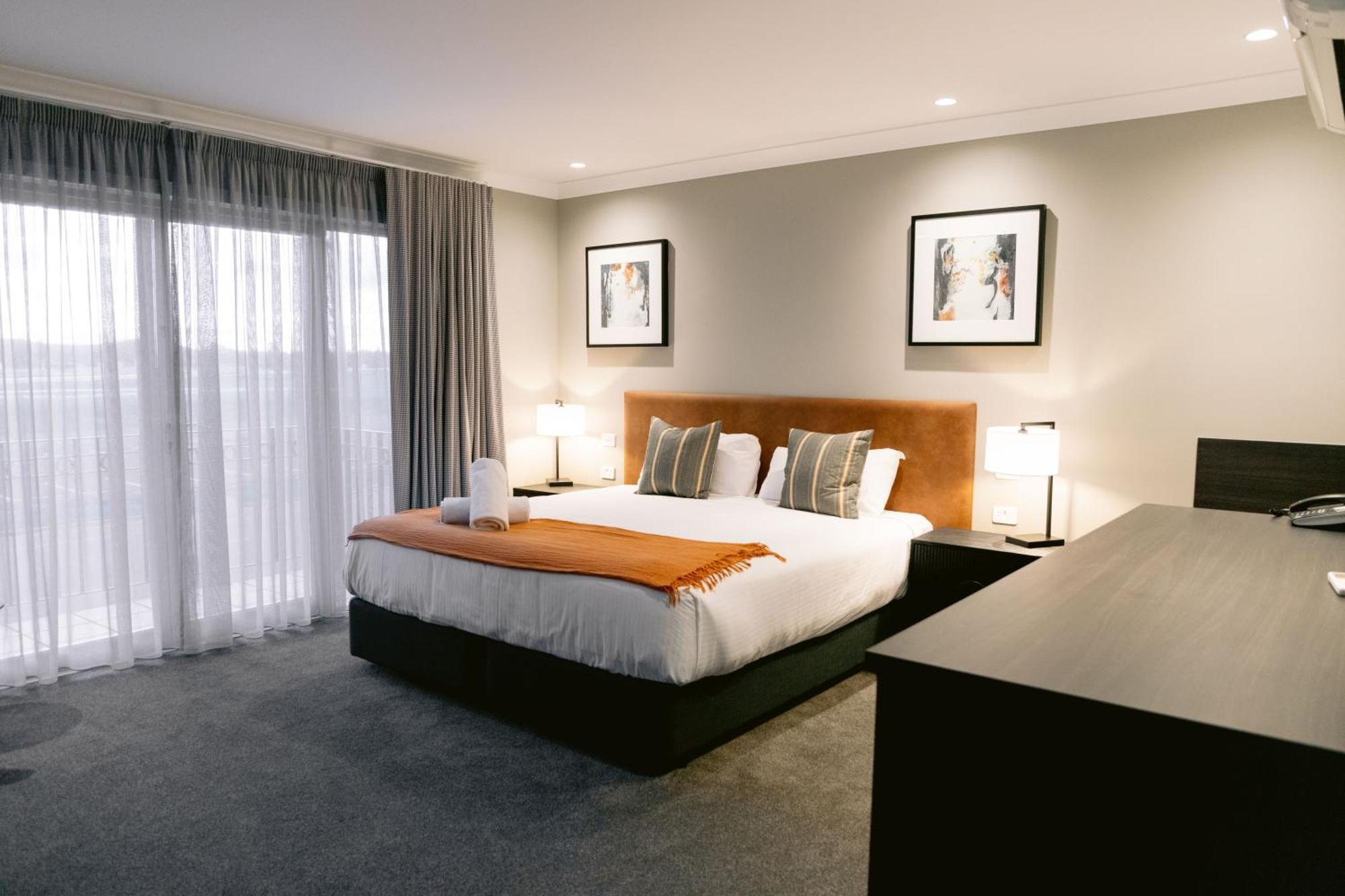 Corner Suite