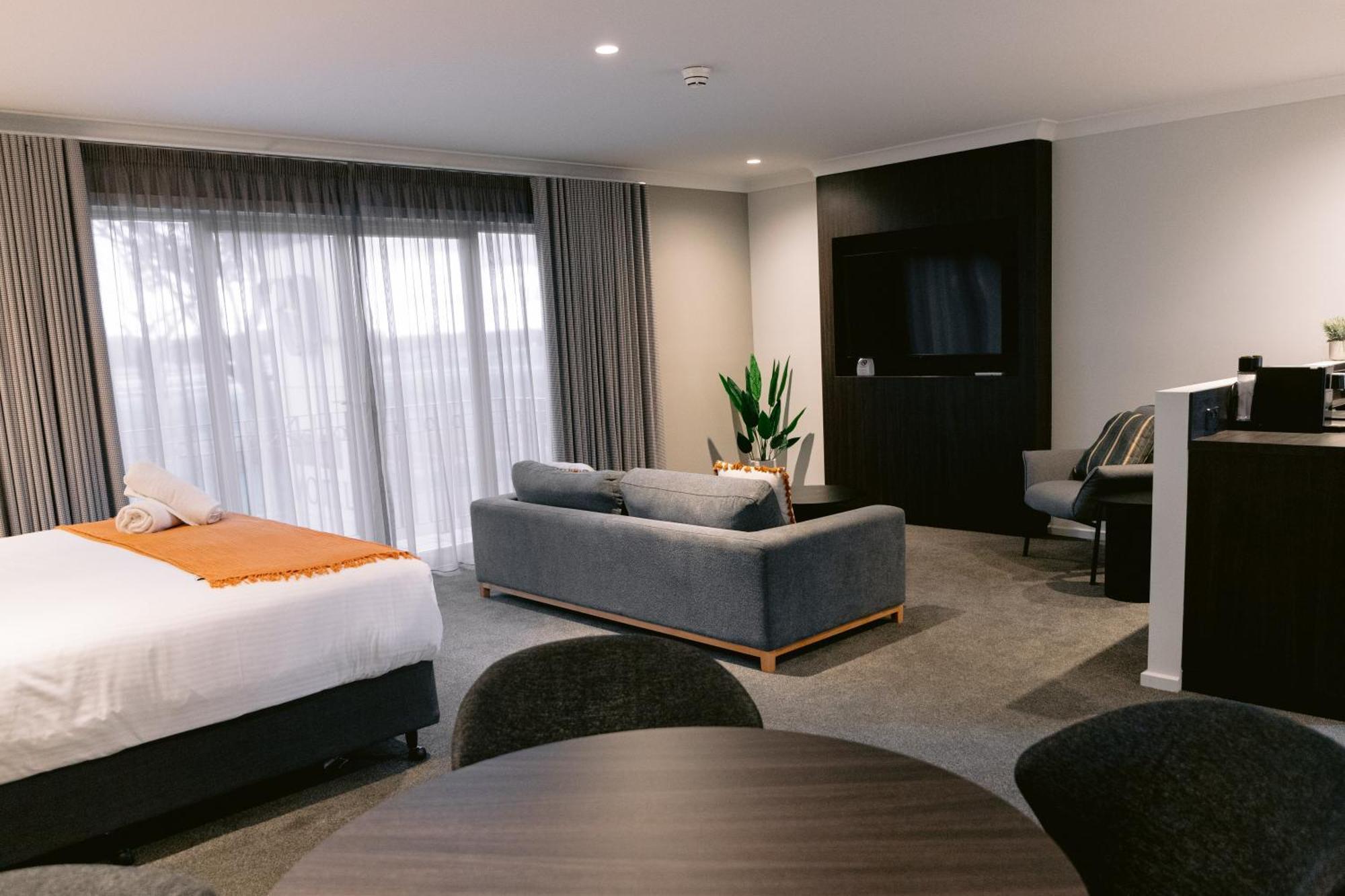 Luxury Suite Spa Bath