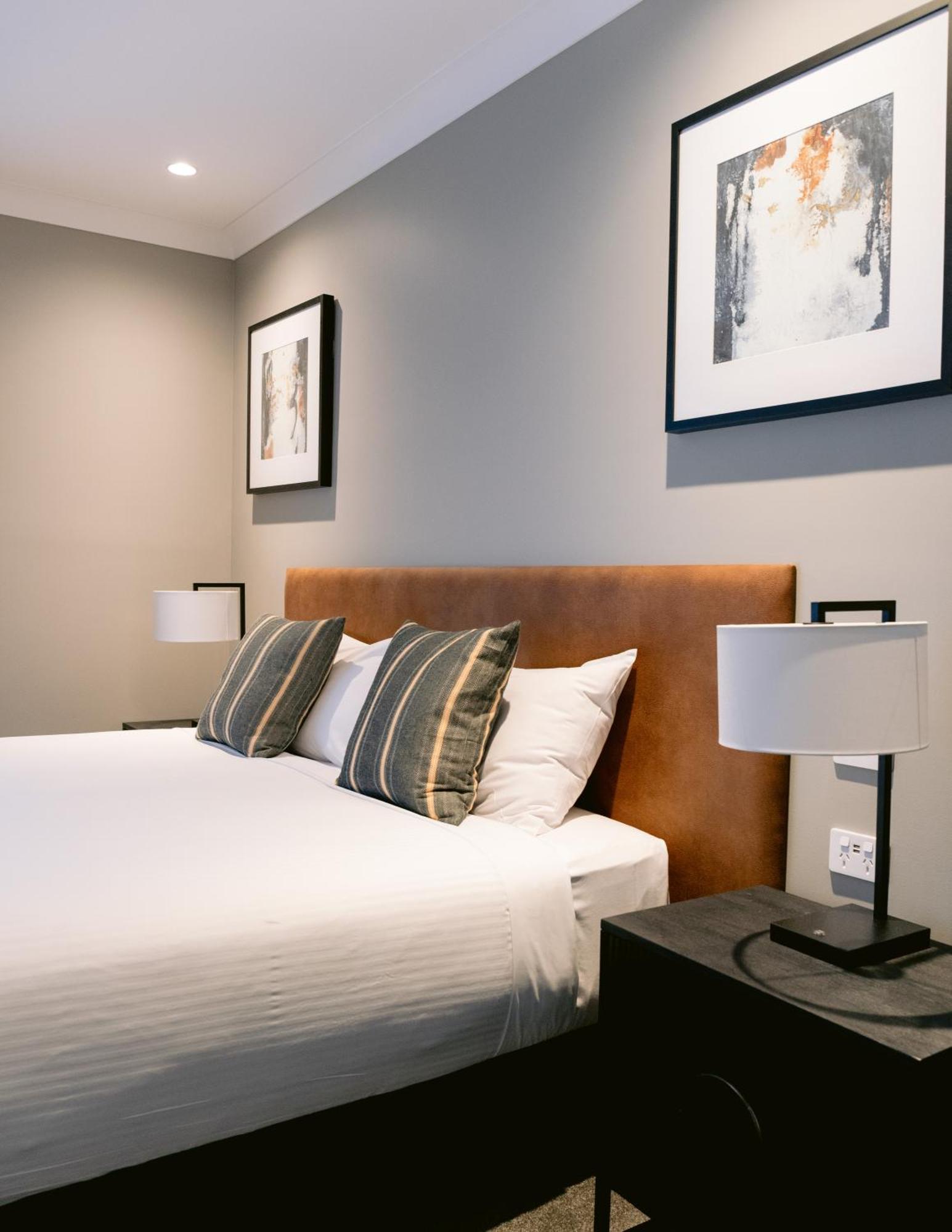 Corner Suite