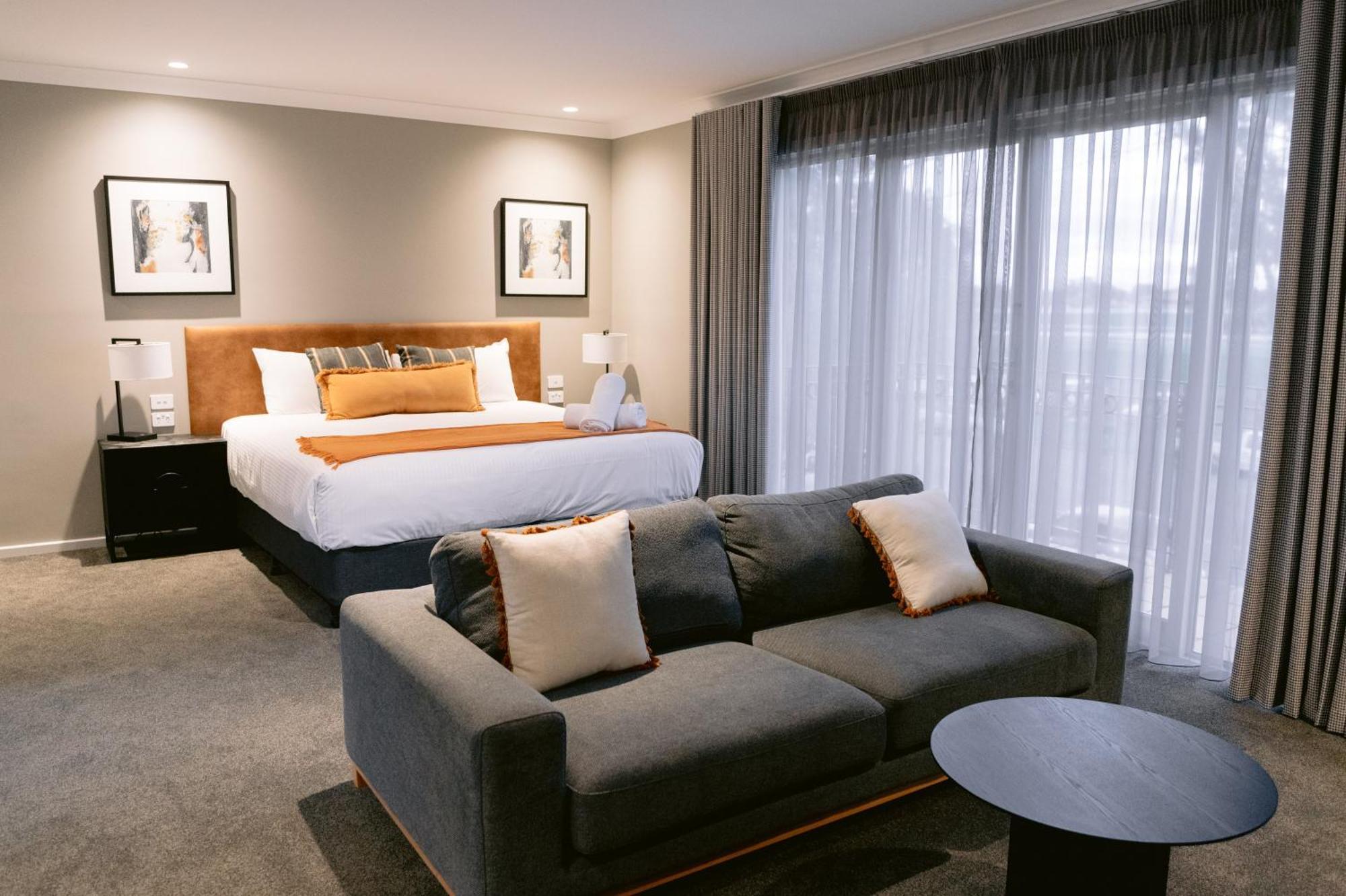 Luxury Suite Spa Bath