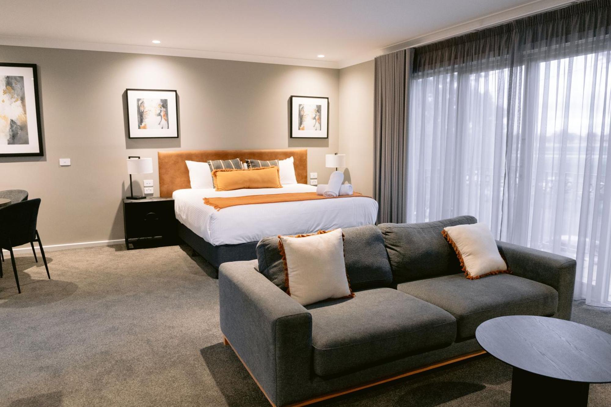 Luxury Suite Spa Bath
