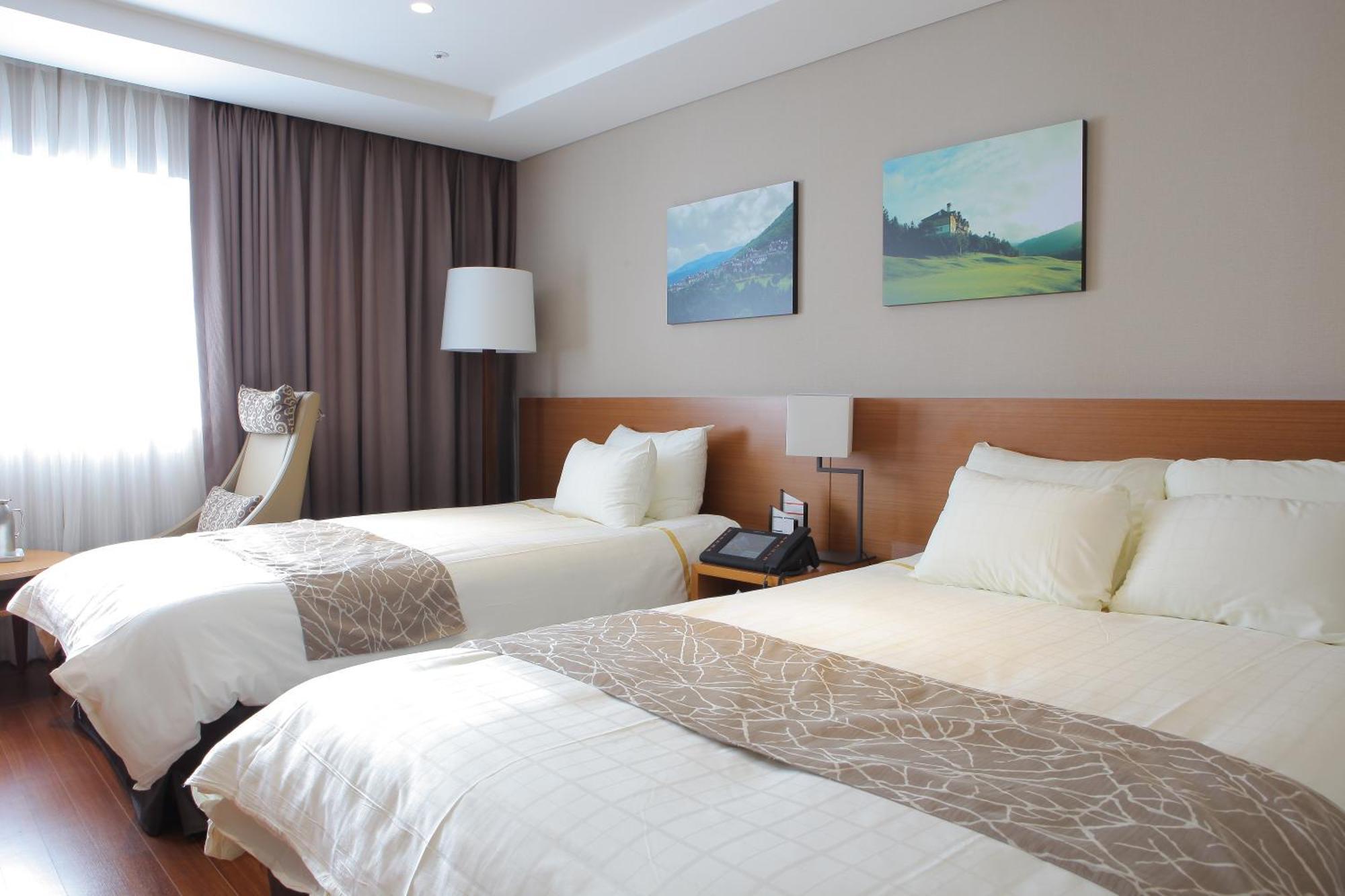 Deluxe Family Room Dragon Valley Hotel
