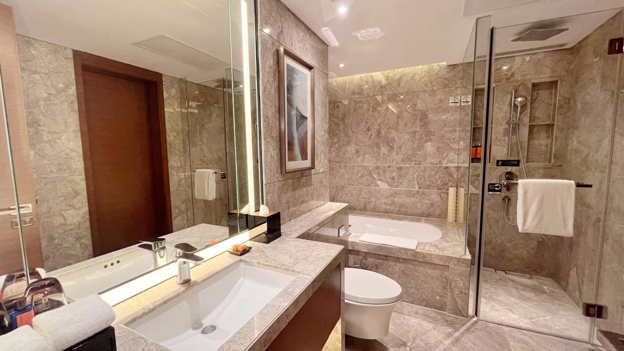 One Bedroom Deluxe Apartment