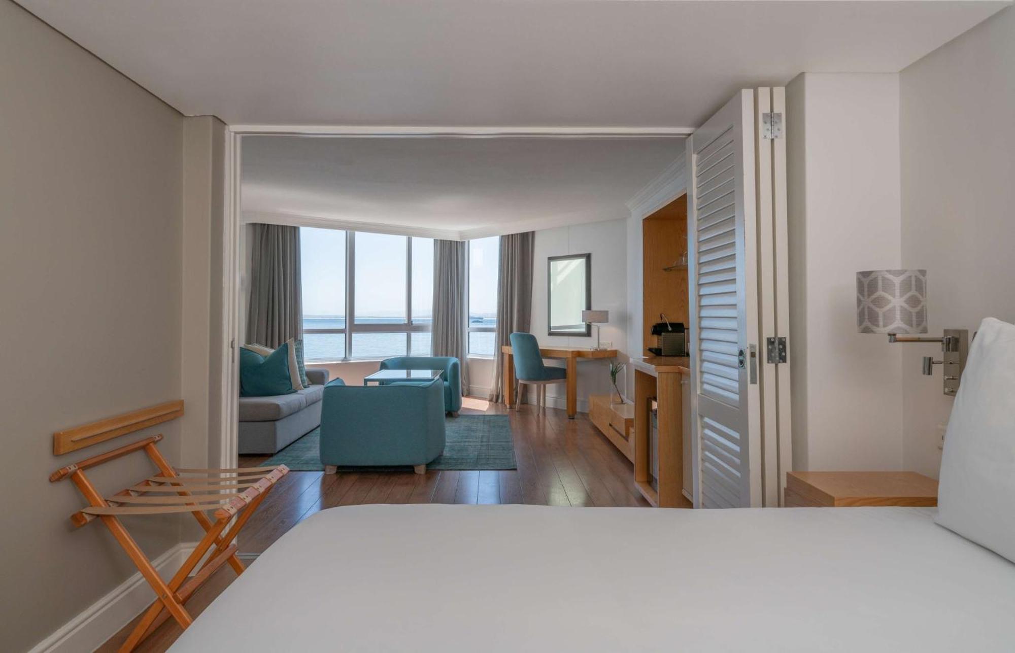 One-Bedroom Suite Balcony Ocean View,1551595399:JPEG