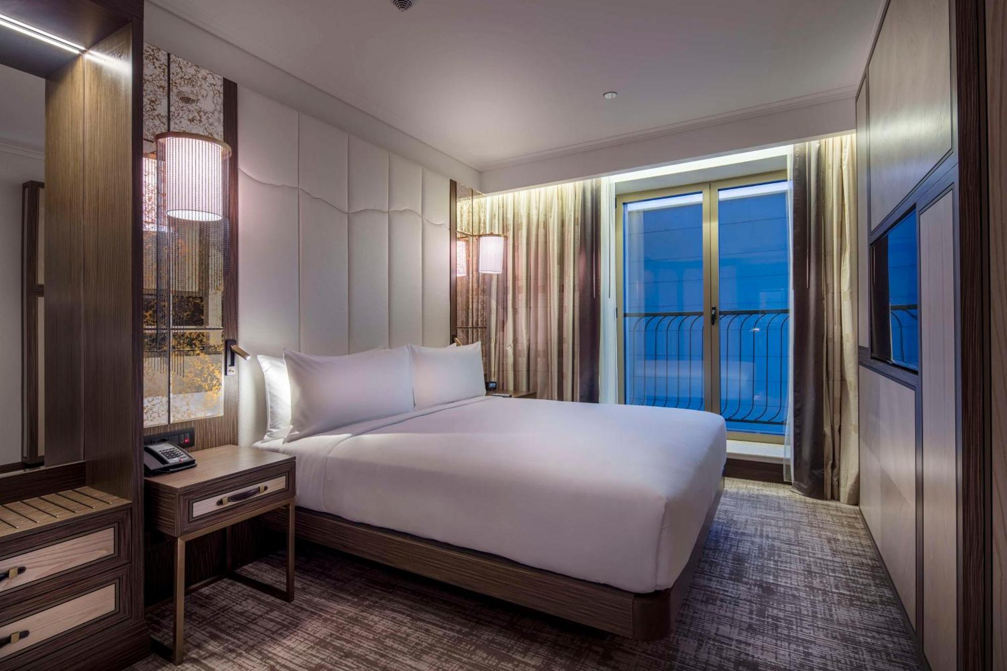 Executive King Room - Lounge Access