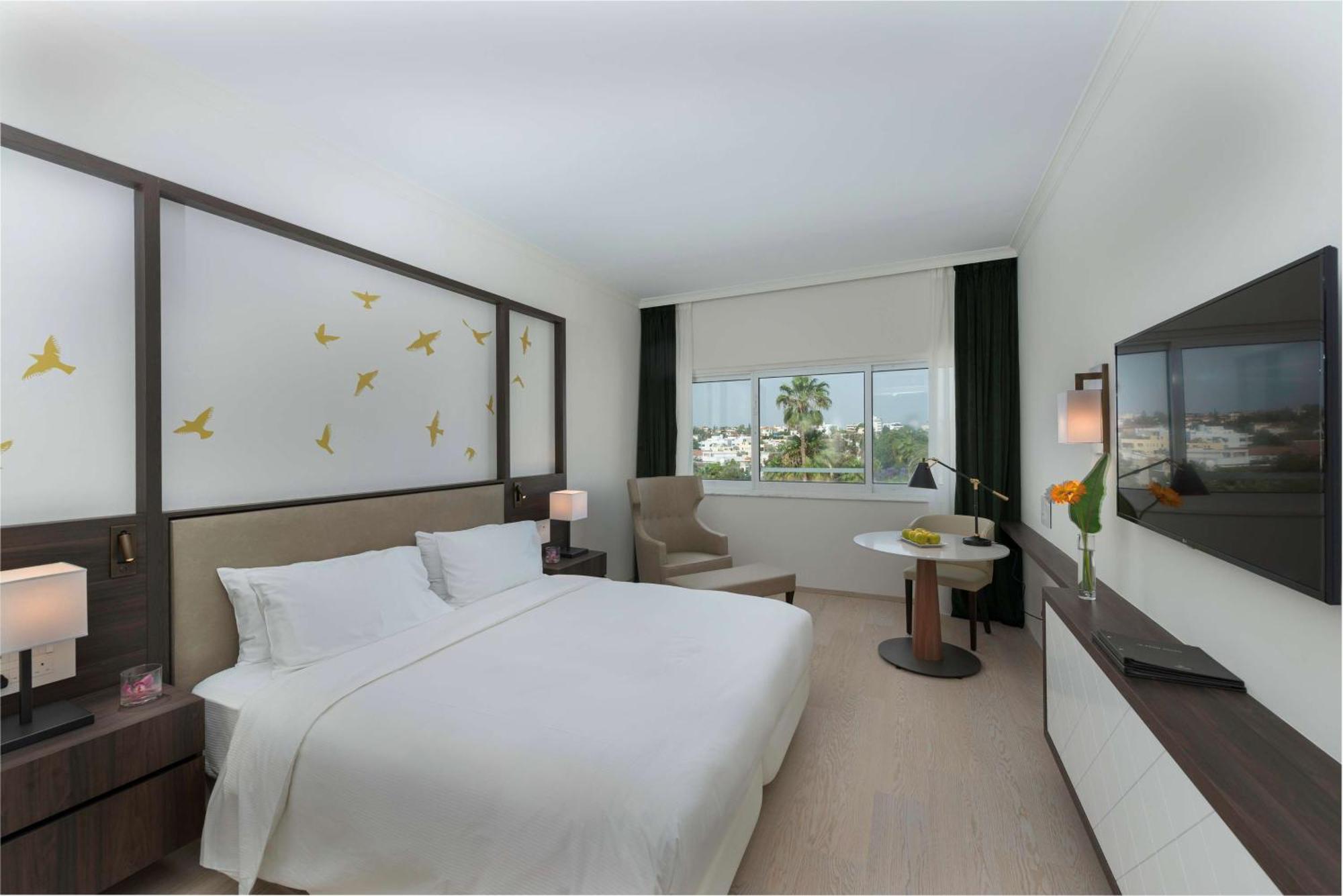 King Room Pool View