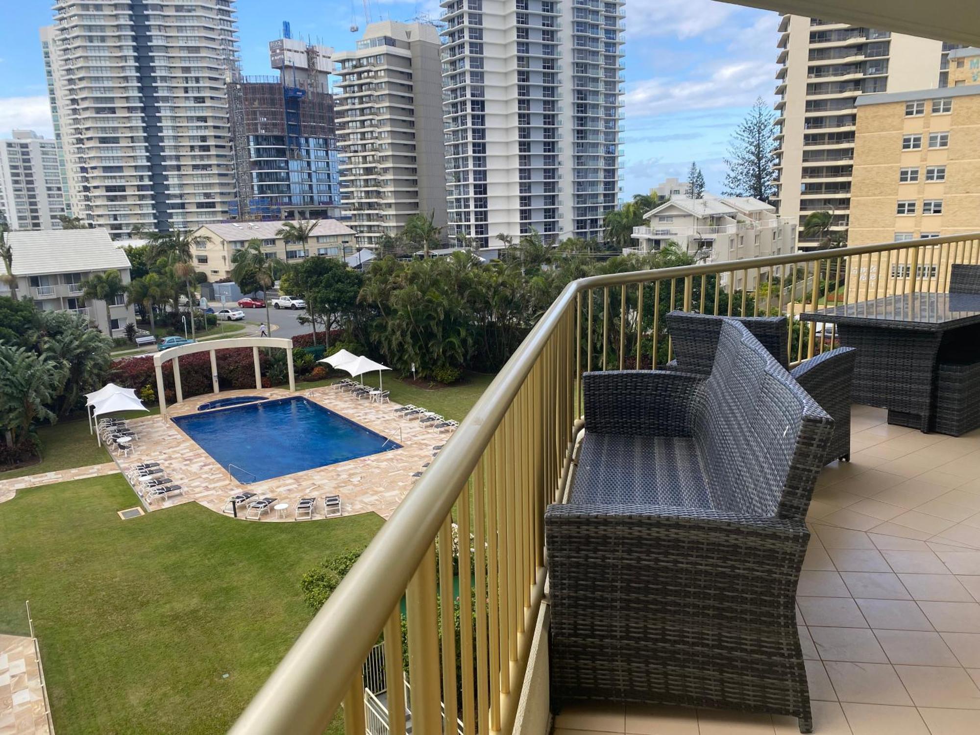 Apartment Pool View