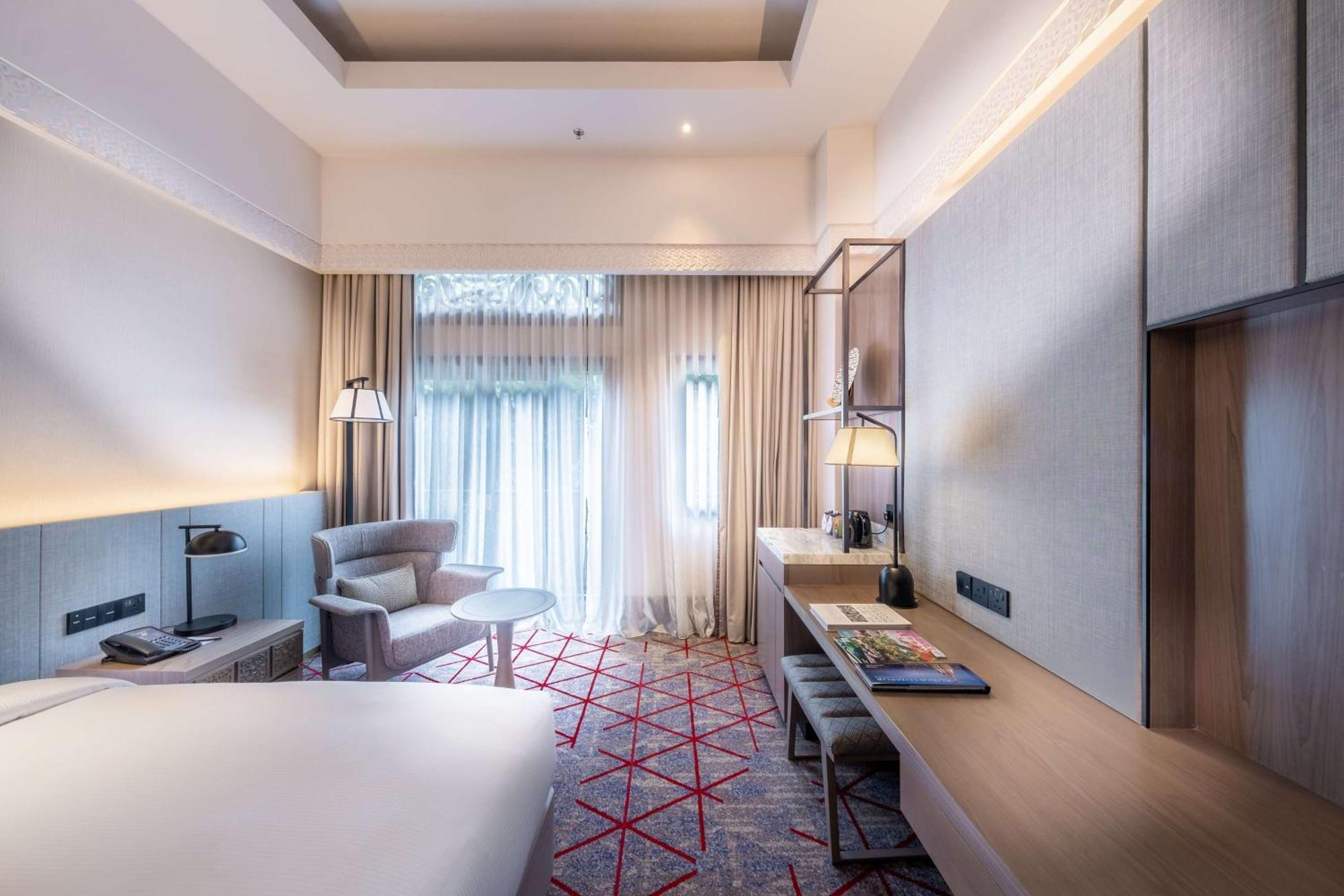 Deluxe King Room,1552615735:JPEG