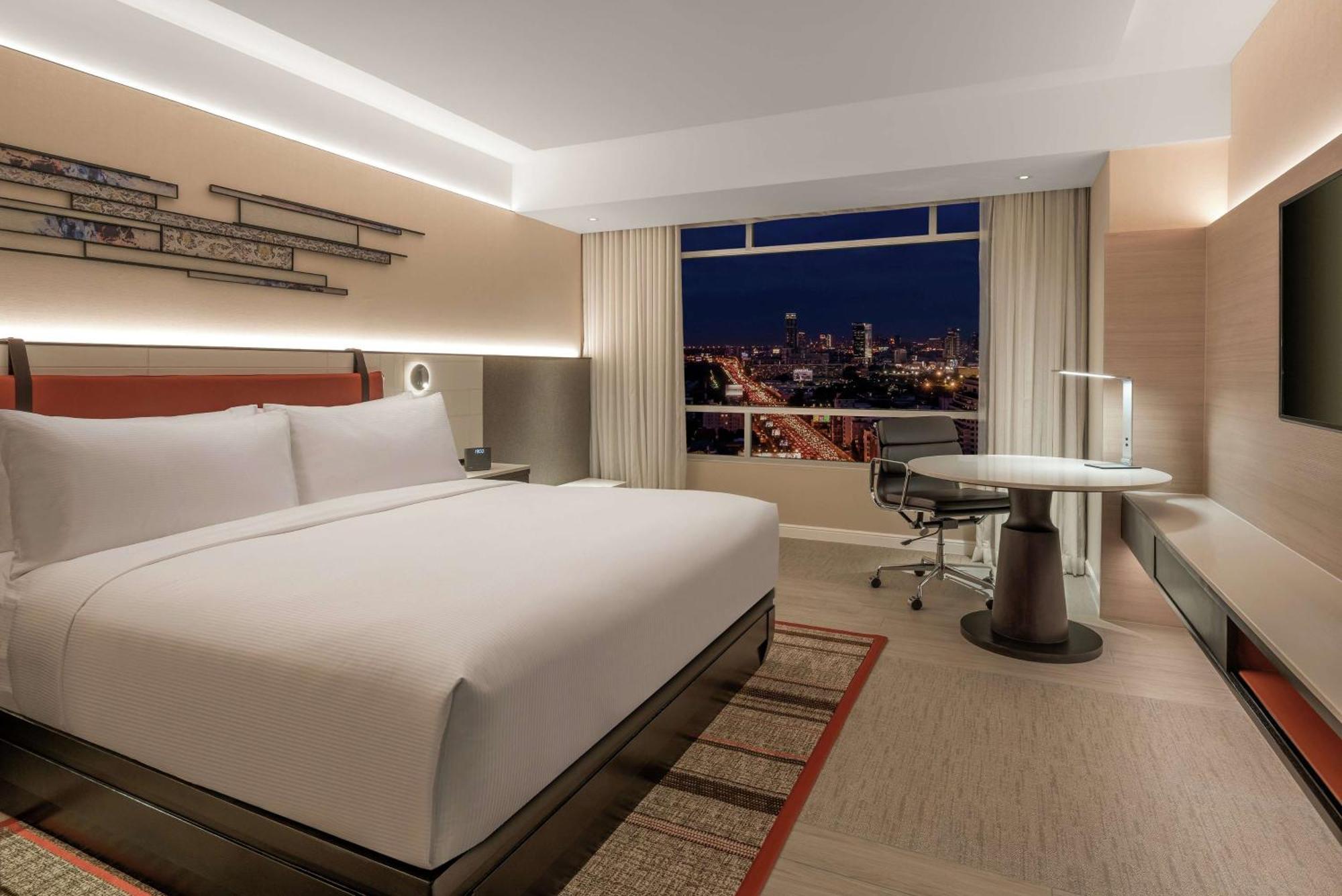 Deluxe King Room