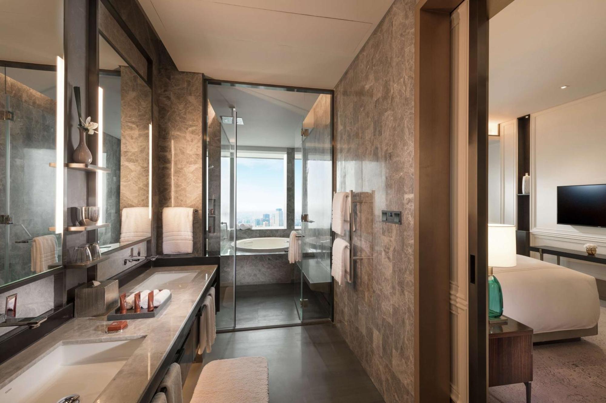 Premium King Room