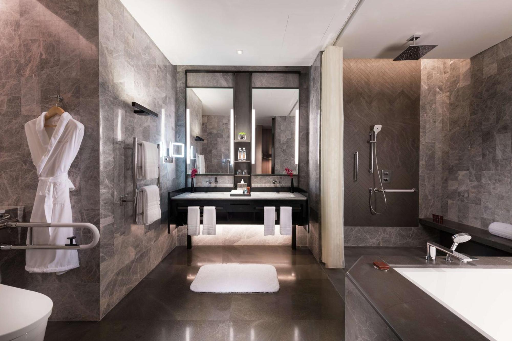 King Room - Mobility Accessible