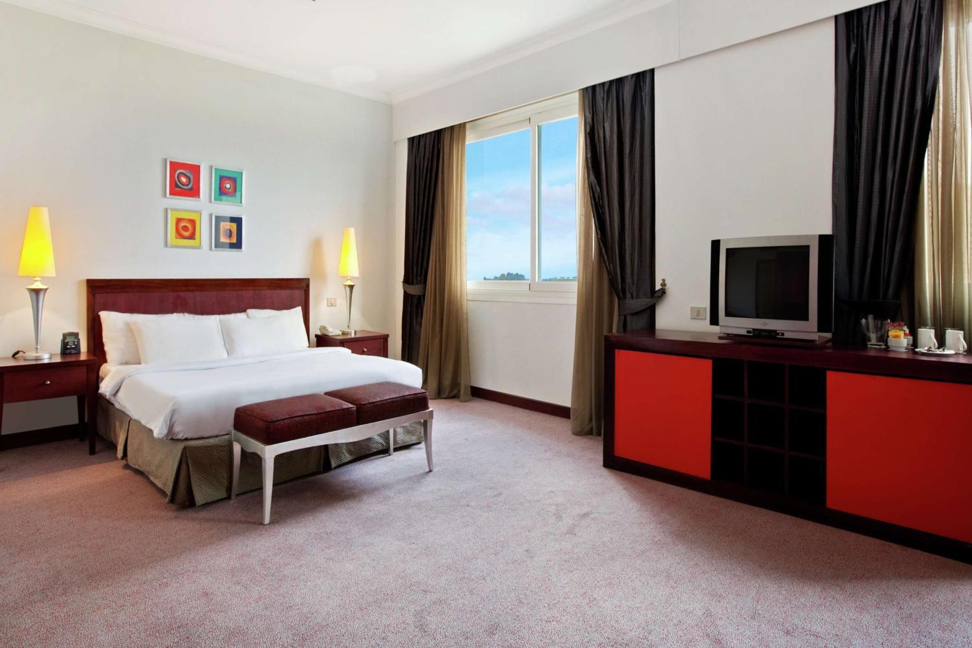 Executive Queen Room