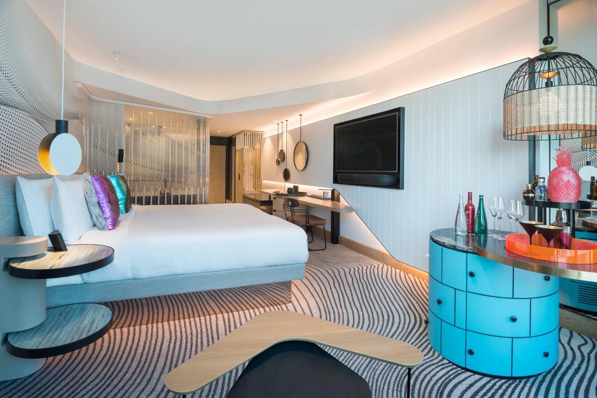 King Room Partial River View – Standard King