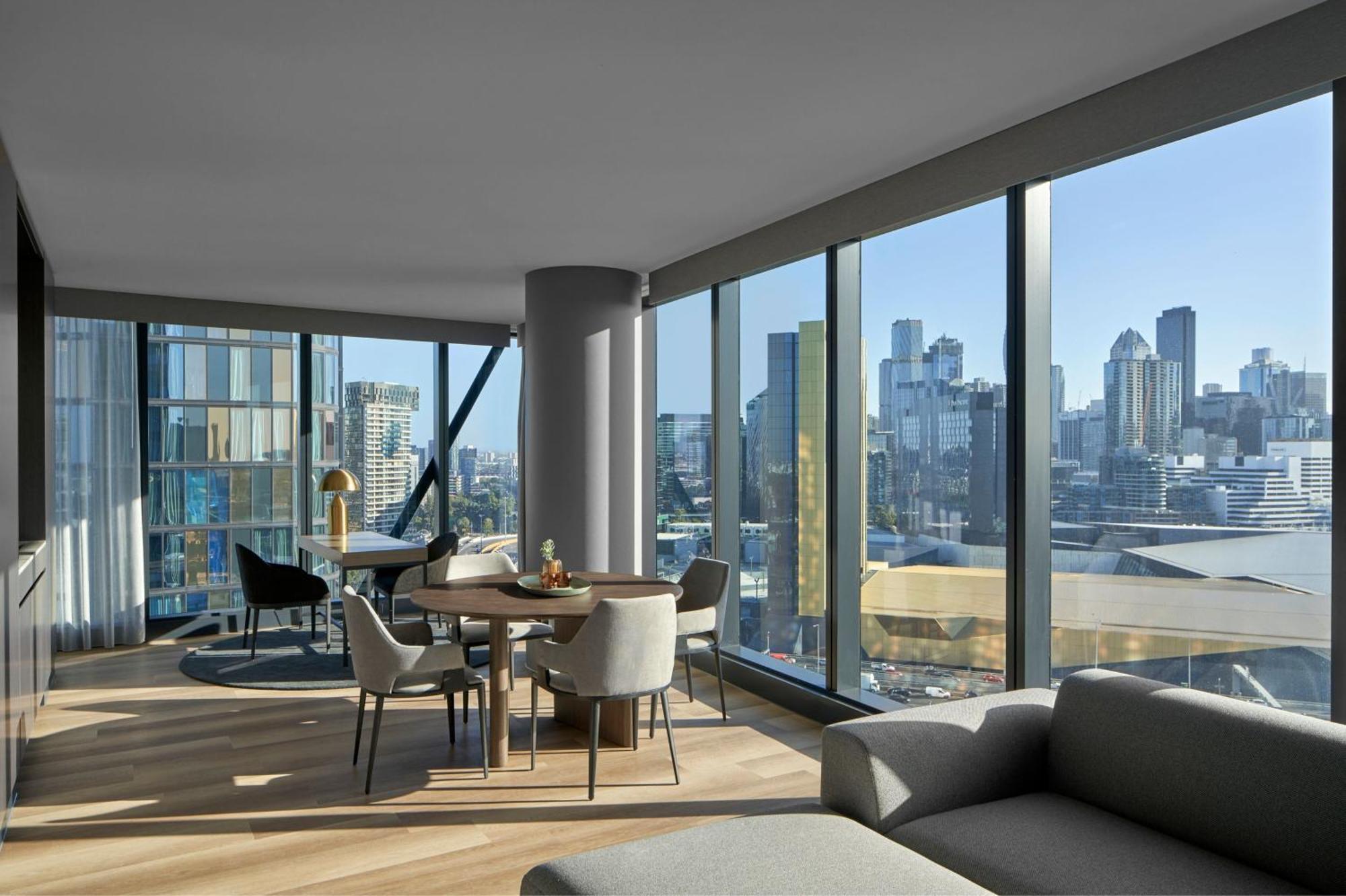 Signature Suite,1King,City view