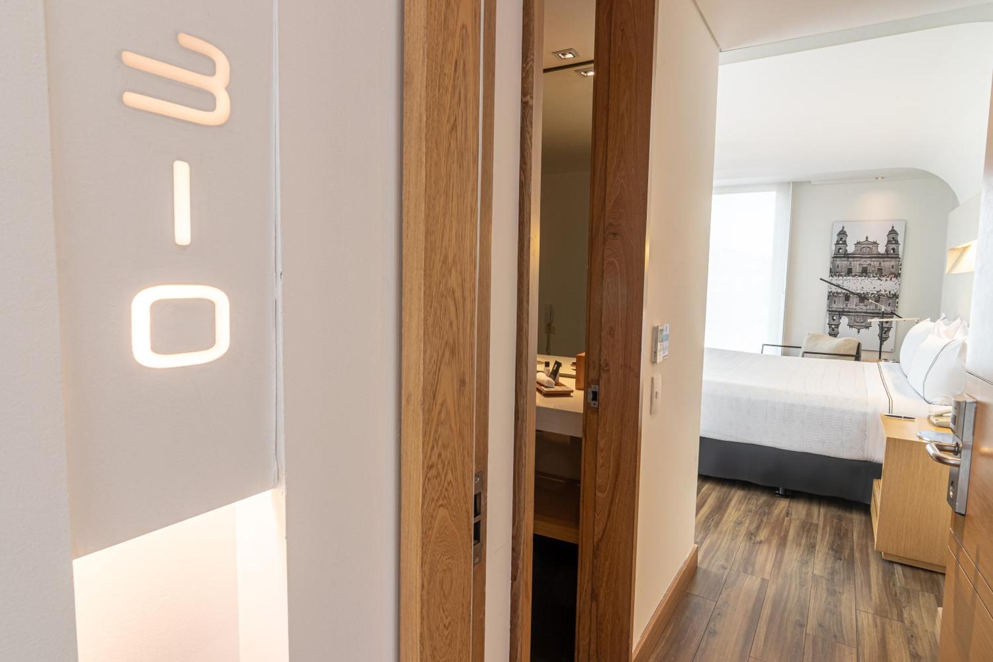 Superior King Room,1553242606:JPEG