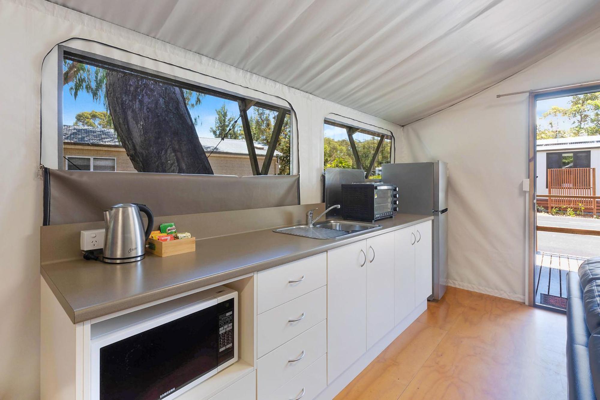 Deluxe Beach Tent Sleeps 4