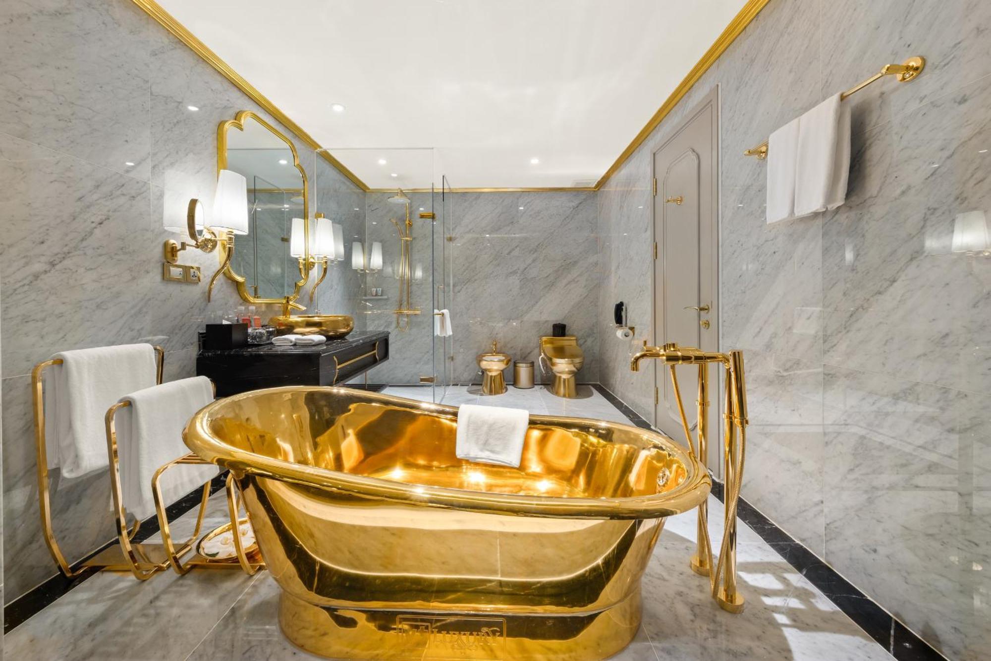 Golden Executive King