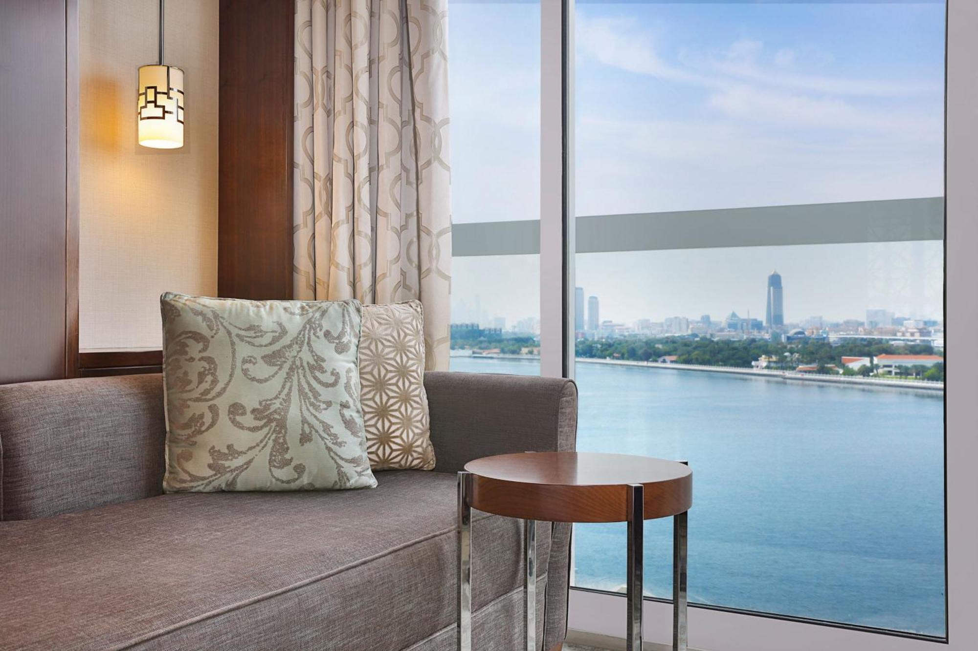Club Room, Club lounge access, Guest room, 1 King - Breakfast, Afternoon Tea & Happy Hours,1553742625:JPEG