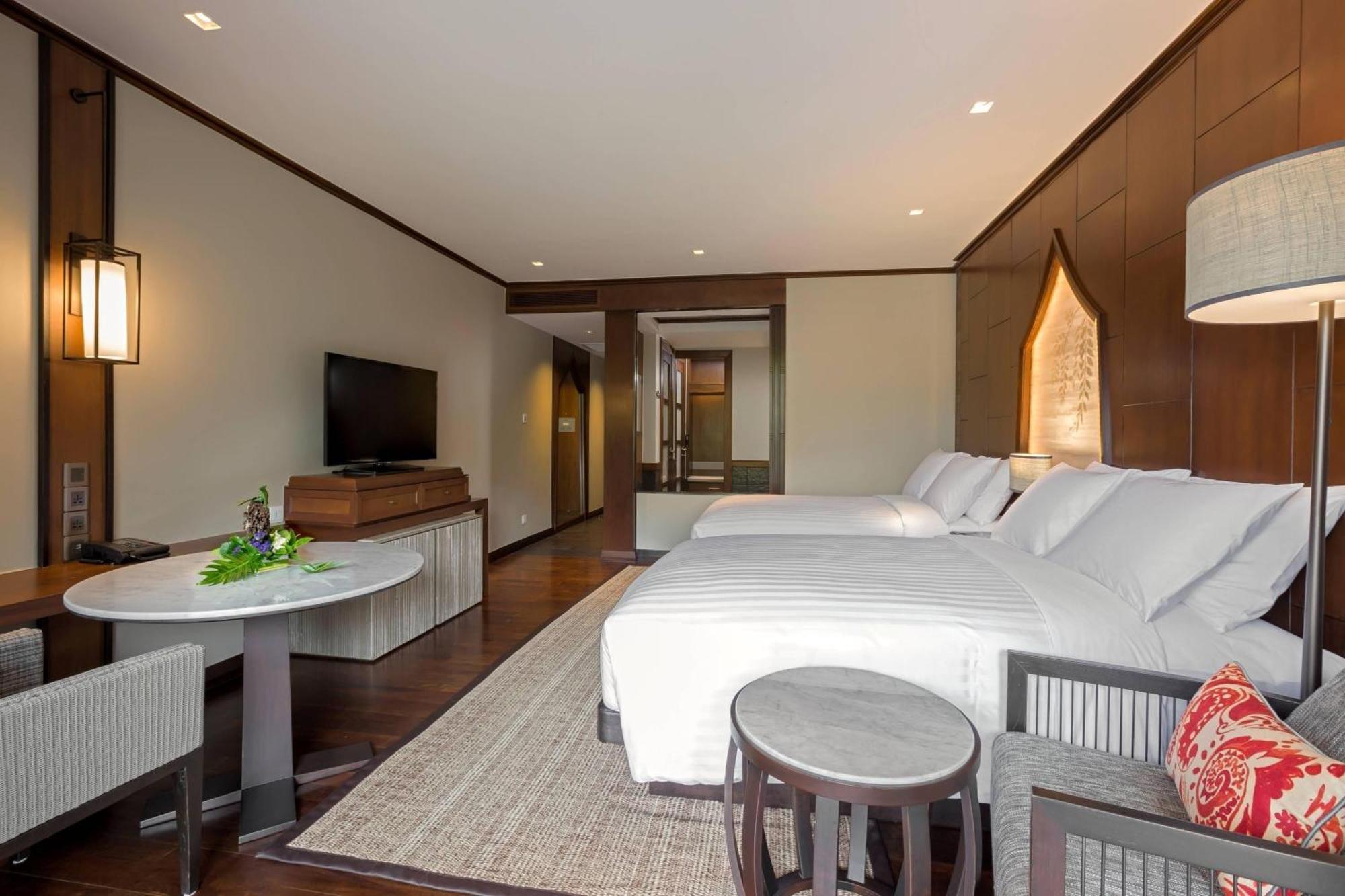 Premium Pool View Guest room 2 Double Balcony