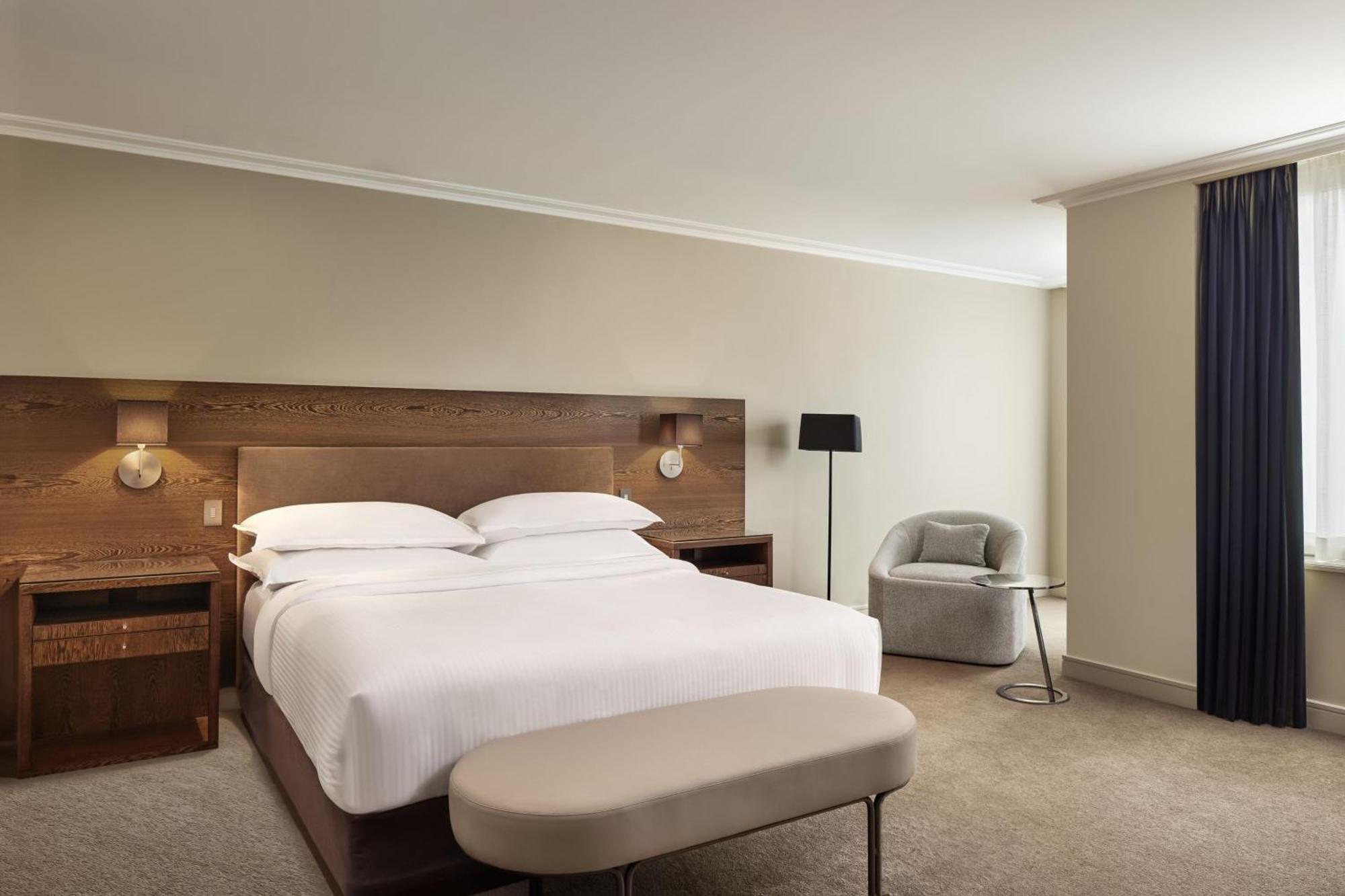 Hyde Park Suite mit 1 Schlafzimmer mit 1 Kingsize-Bett und Zugang zur Club Lounge